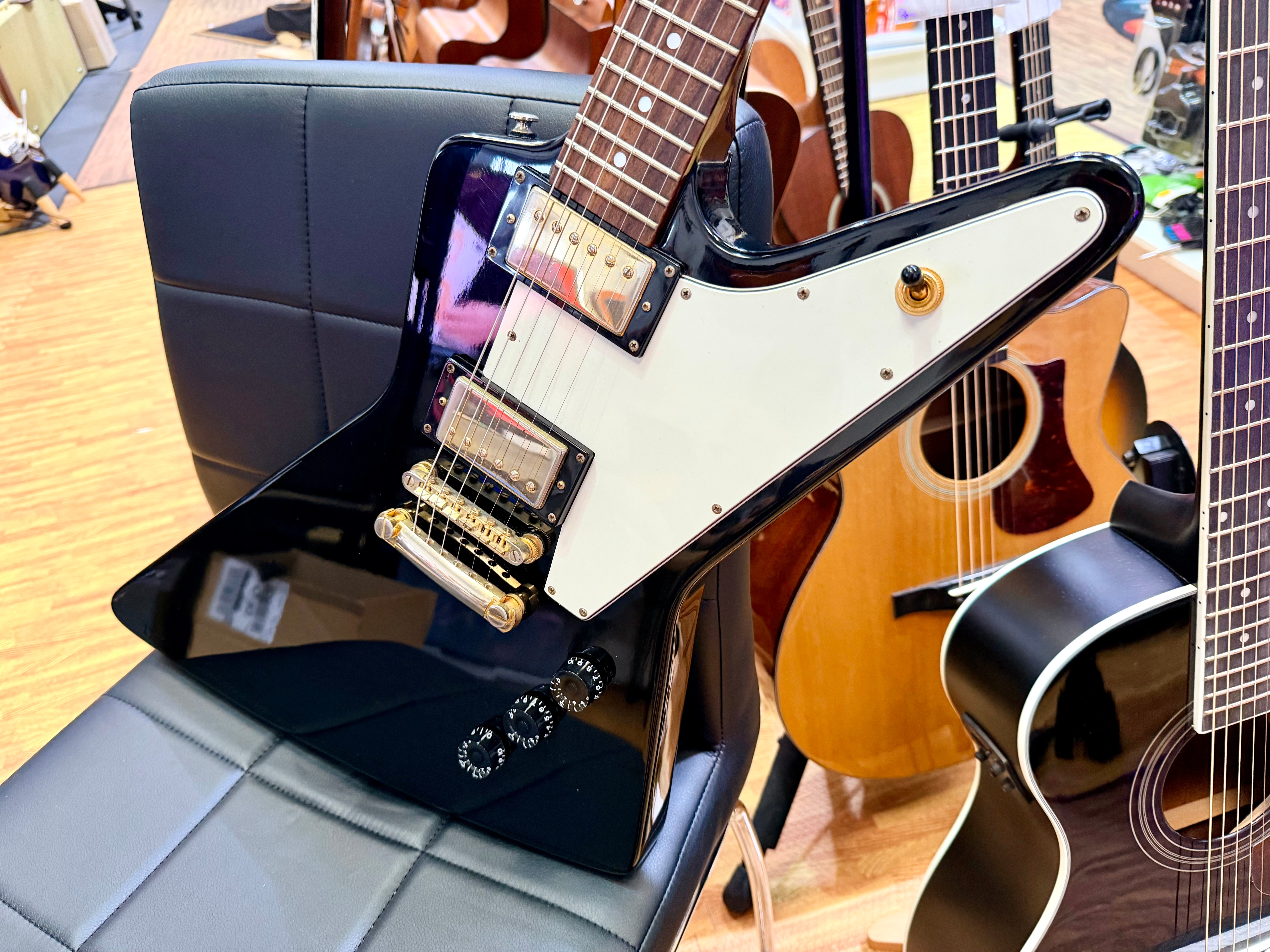 ⚡️2001⚡️ Epiphone ‘58 Explorer Black~ Korean Made 1958 ~ Gold Hardware~ Unsung MIK!