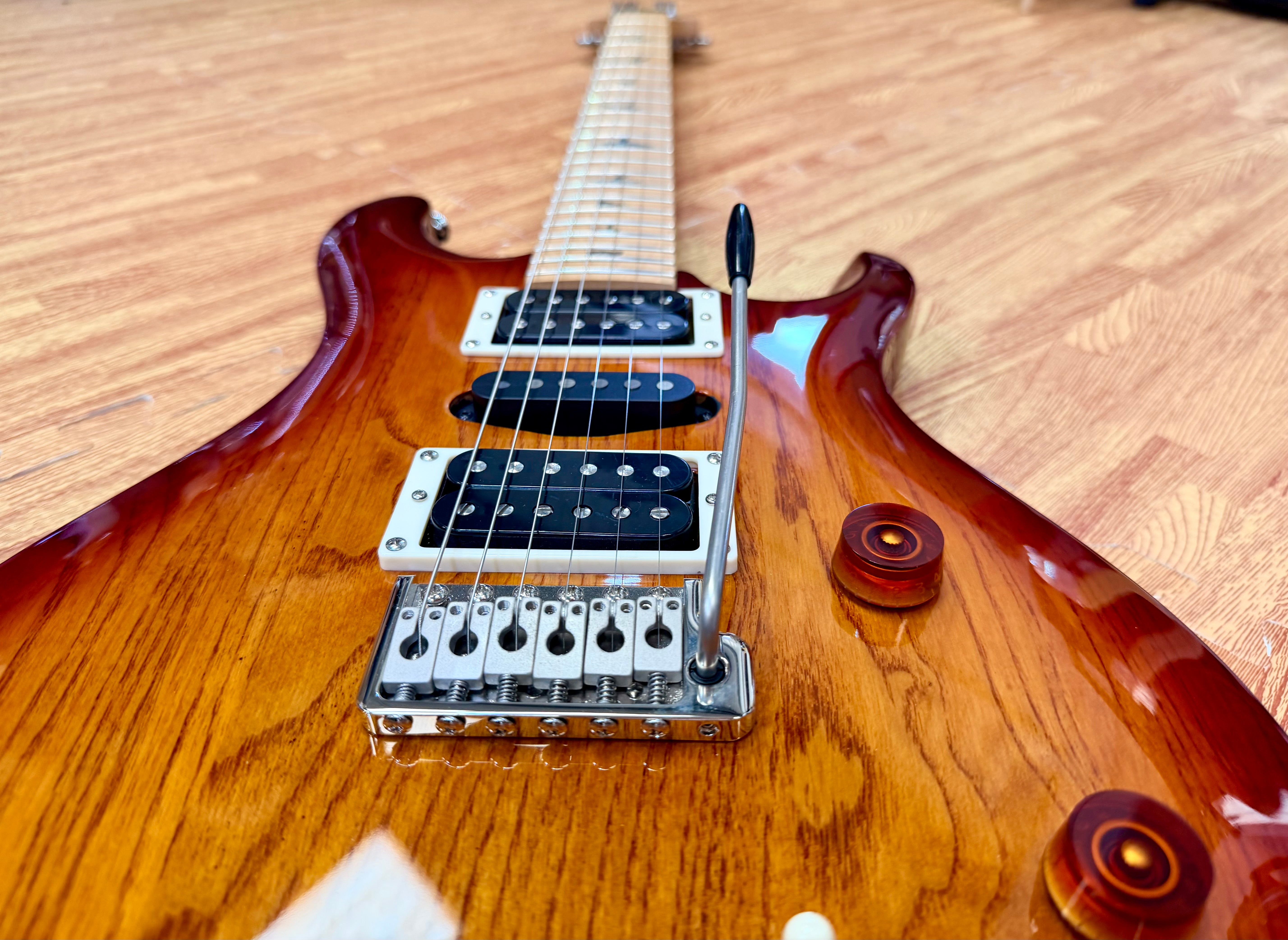 🔥EX-DEMO🔥 PRS SE Swamp Ash Special 2023 Vintage Sunburst~ Maple Neck ~ Gig Bag