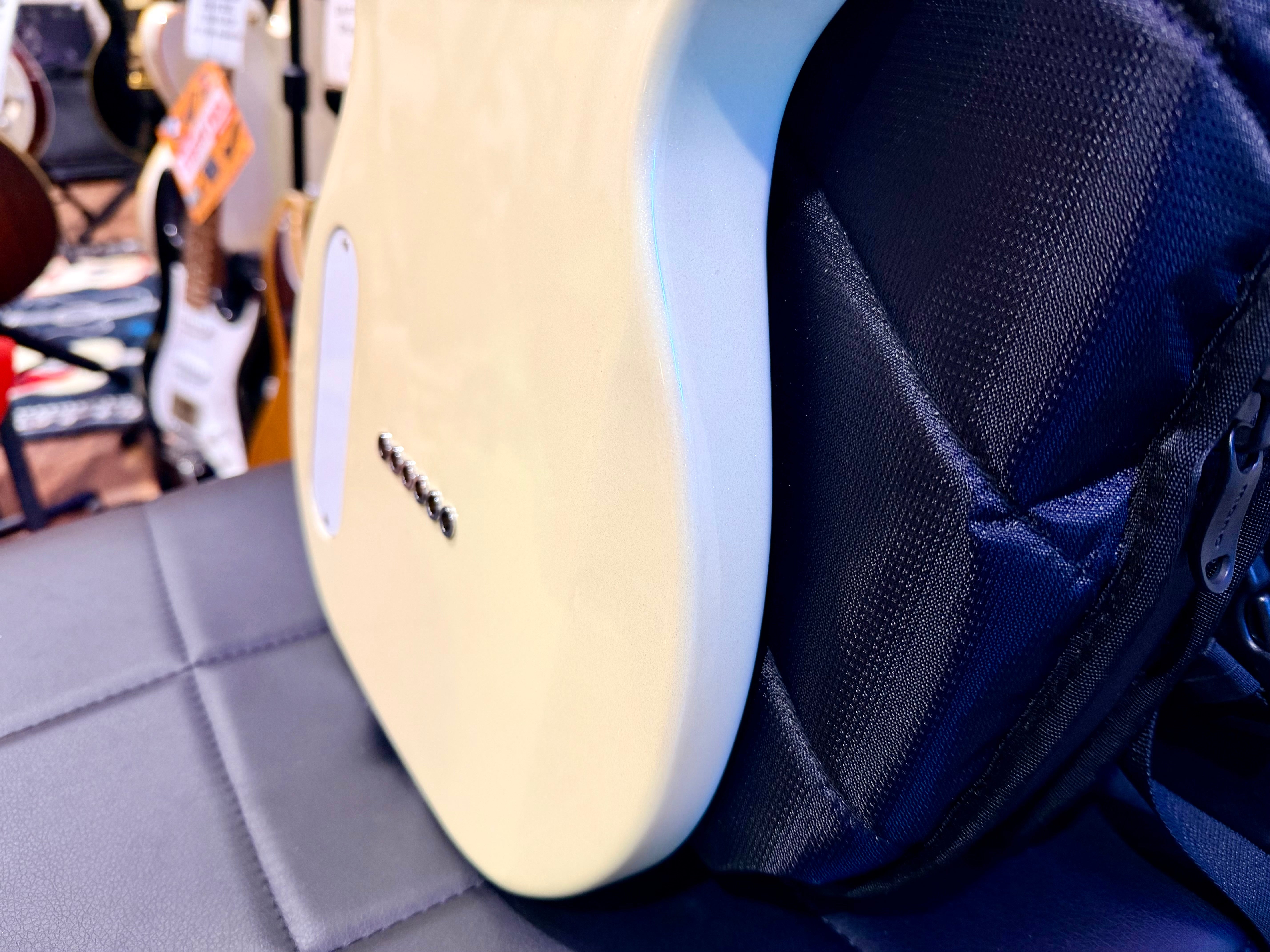 🌟NEW🌟 Harmony Juno Standard Electric~ Pearl White Gold Foil P90 + Mono Case!