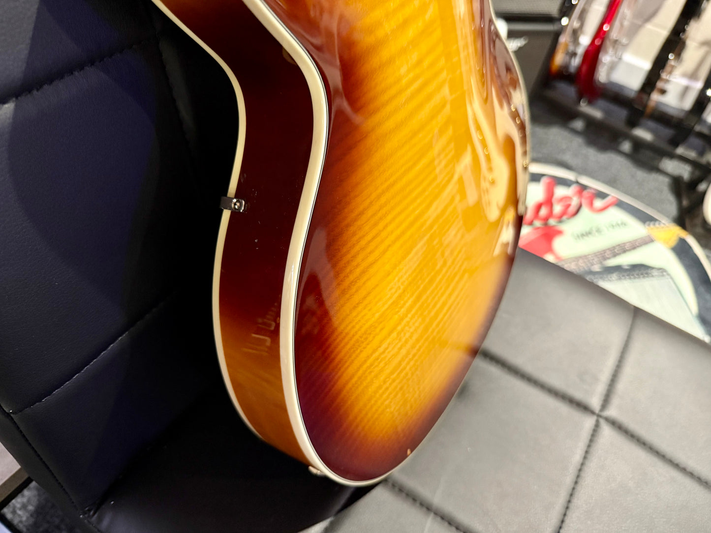 🎻 VIOLIN BASS 🎻 Hofner HCT 5002 Club Series Bass~ Sunburst~ Contemporary!