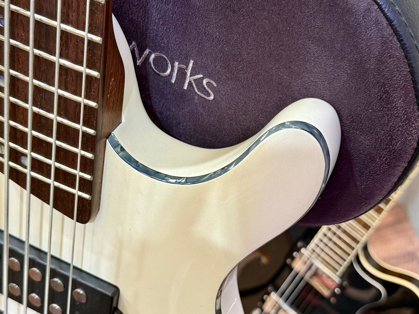 🌟MINT🌟 Cort C5-H 5 String Electric Active Bass Guitar~ Pearl White Finish!