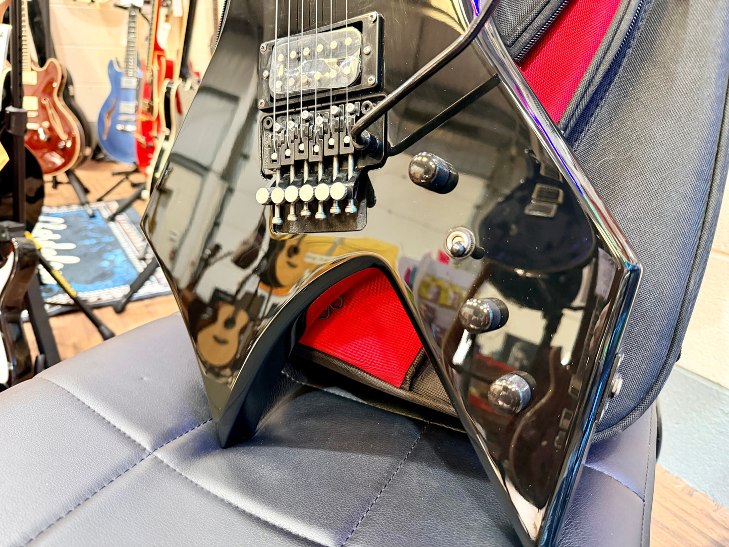 🔥868/2000🔥 BC Rich Warlock~ Stranger Things NJ Model~ Eddies ‘Hellfire’ + Bag!