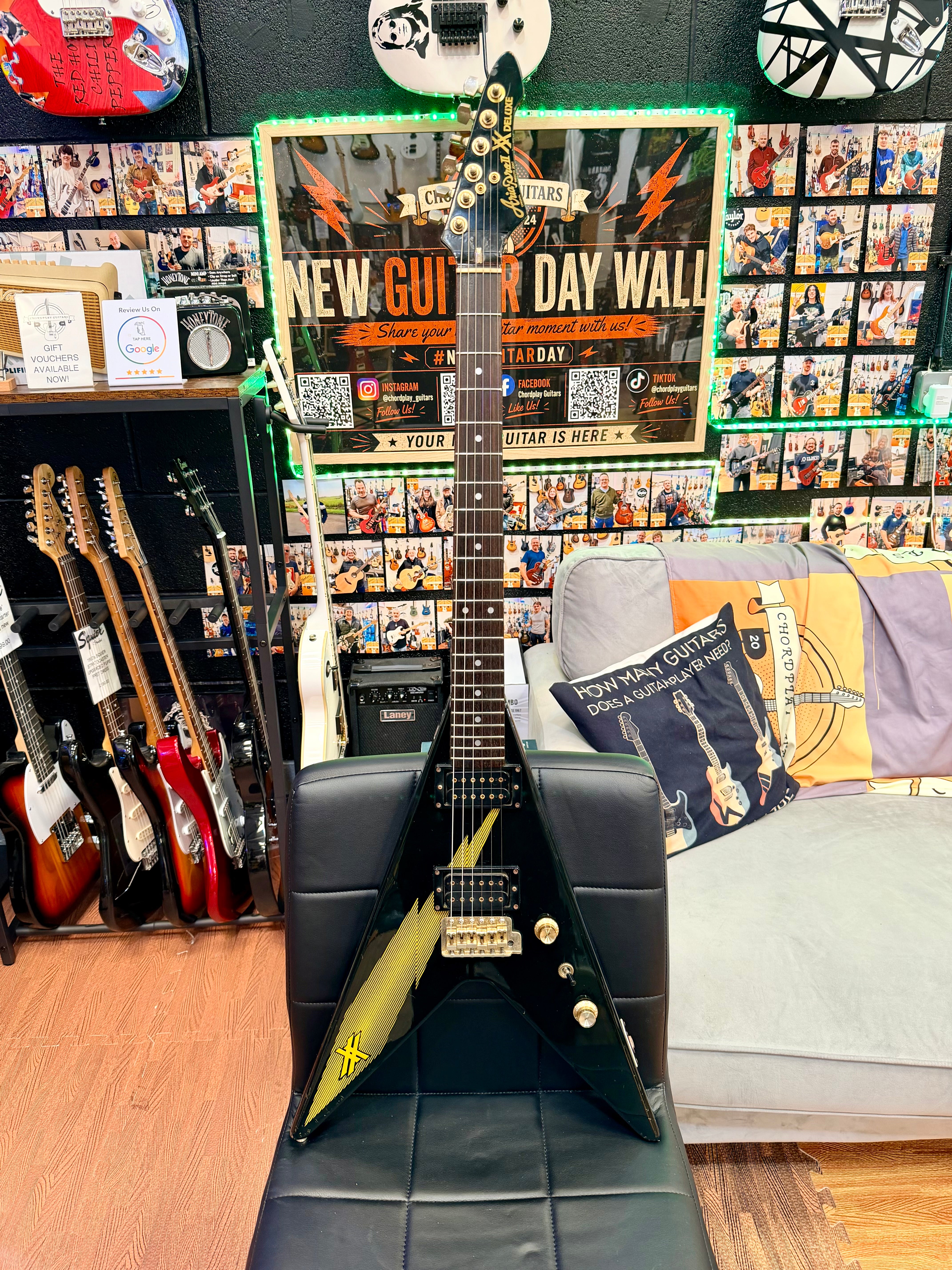 🇯🇵 1983 JAPAN 🇯🇵 Aria Pro II XX Deluxe Flying V 1983 Lightning MIJ Matsumoku