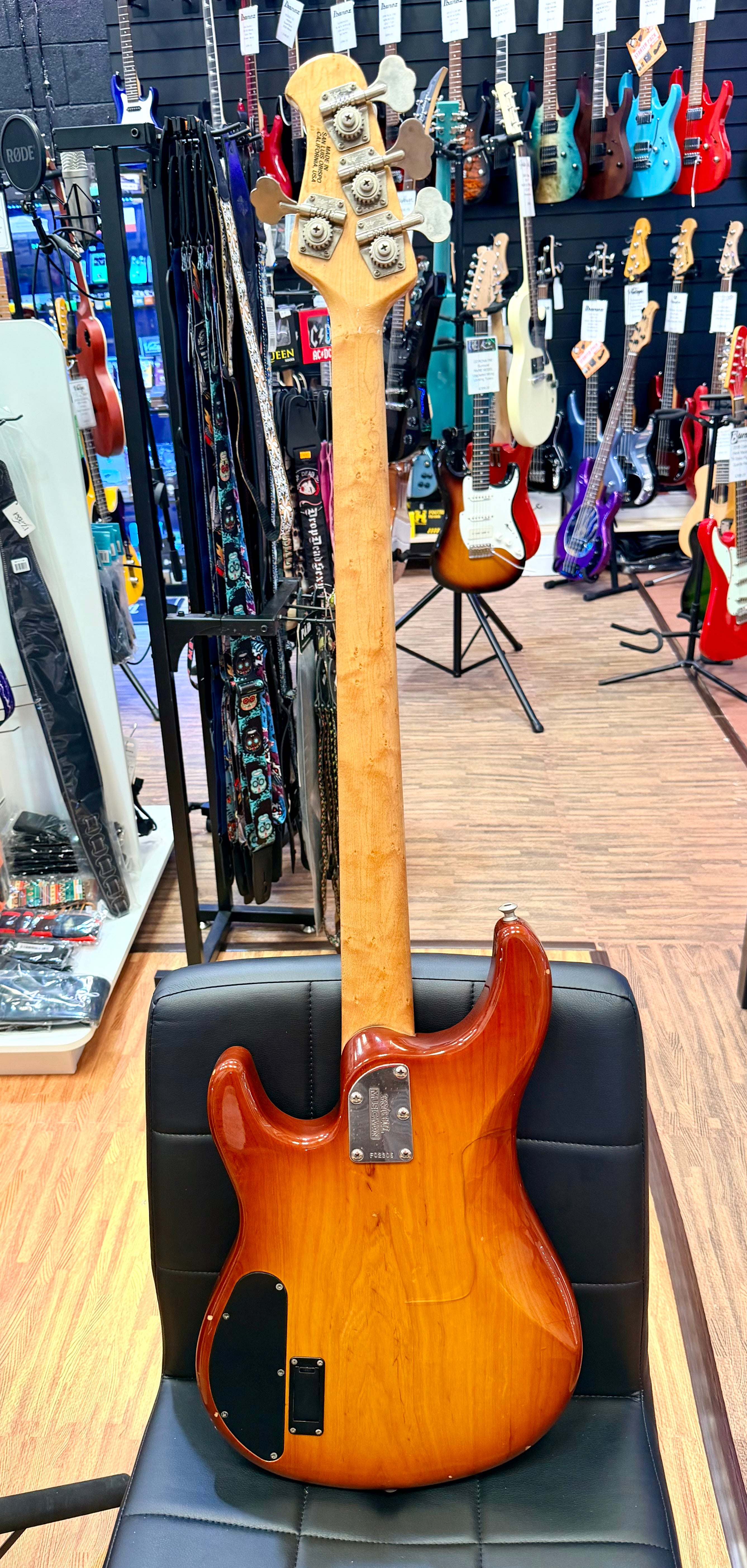 🇺🇸 Ernie Ball Music Man StingRay 4H 3EQ USA~ Honey Burst~ 2000 + Case 🇺🇸