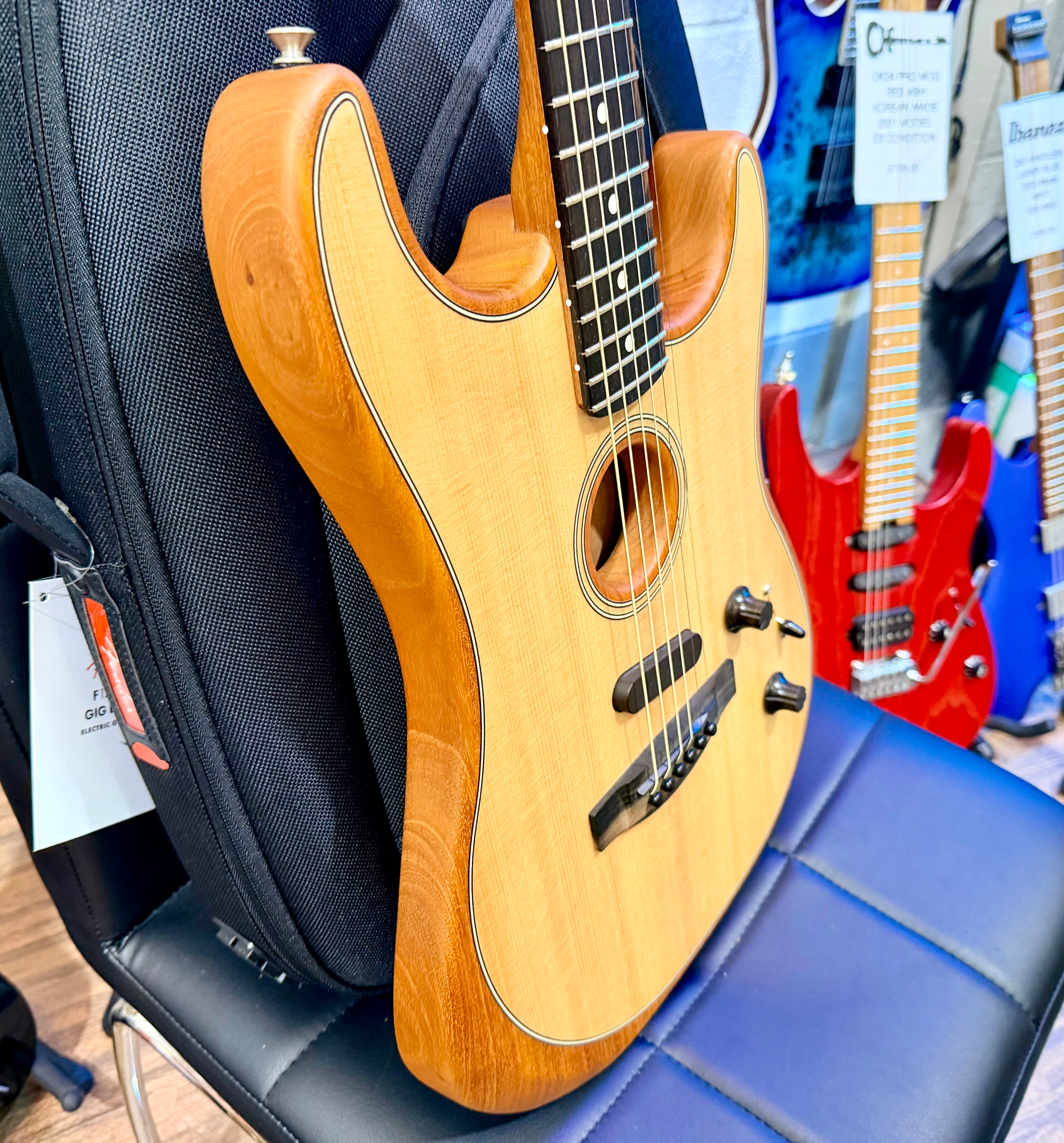 🇺🇸2021🇺🇸 Fender American Acoustasonic Stratocaster~ Natural Finish + Gig Bag