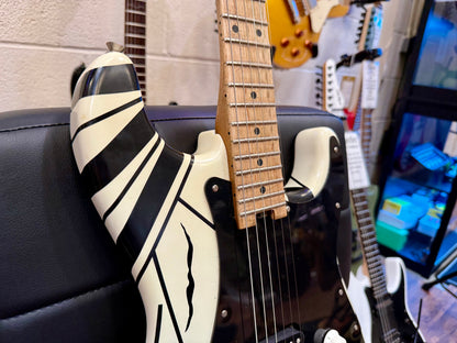 🔥2022🔥 EVH Striped Series '78 Eruption Relic~ White with Black Stripes~Gig Bag