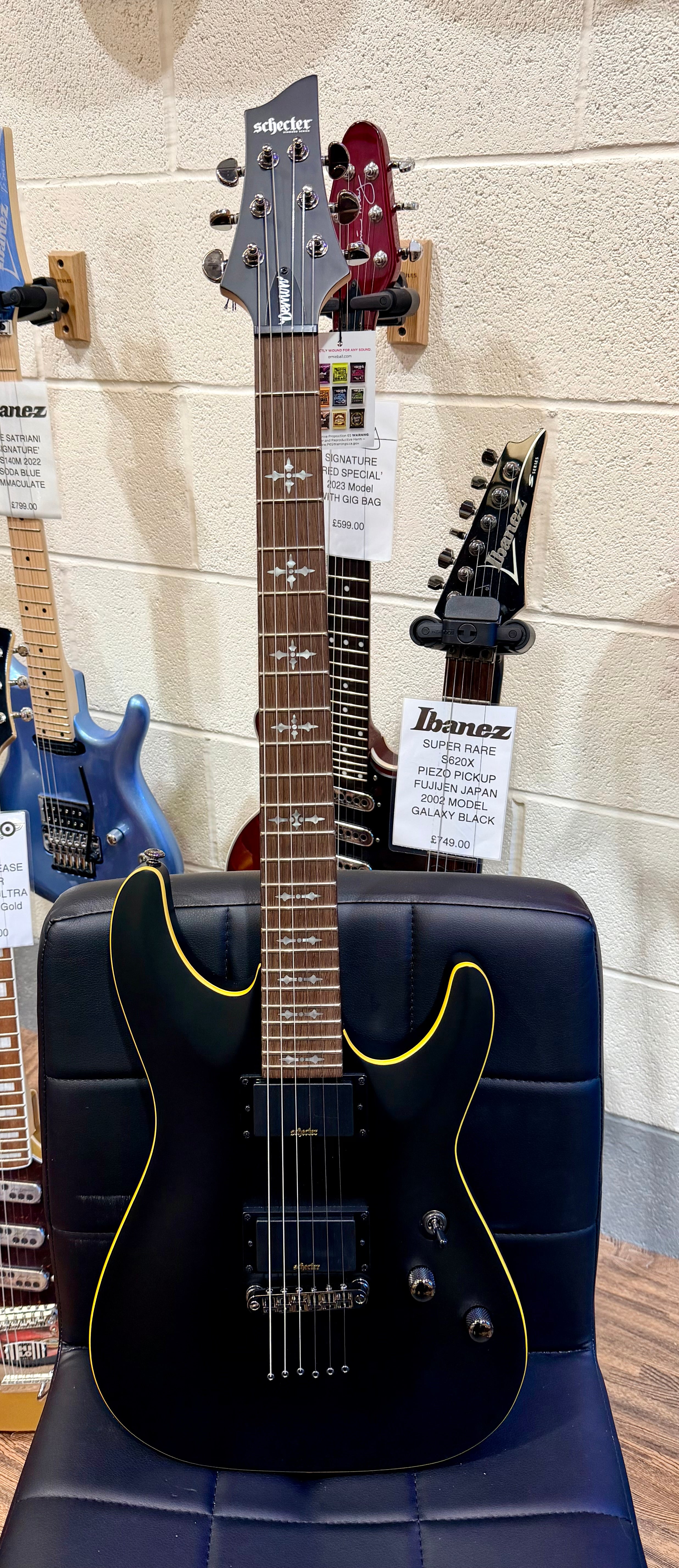 😈 NEW 2025 😈 Schecter Demon 6~ Aged Black Satin~ Diamond Active Pickups!