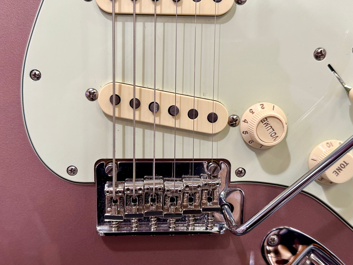 🌟2020🌟 Fender Vintera '60s Stratocaster Modified~ Burgundy Mist Metallic~ Case