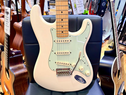 ✨2016✨ Fender Deluxe Roadhouse Stratocaster Electric Guitar~ MIM Vintage White!