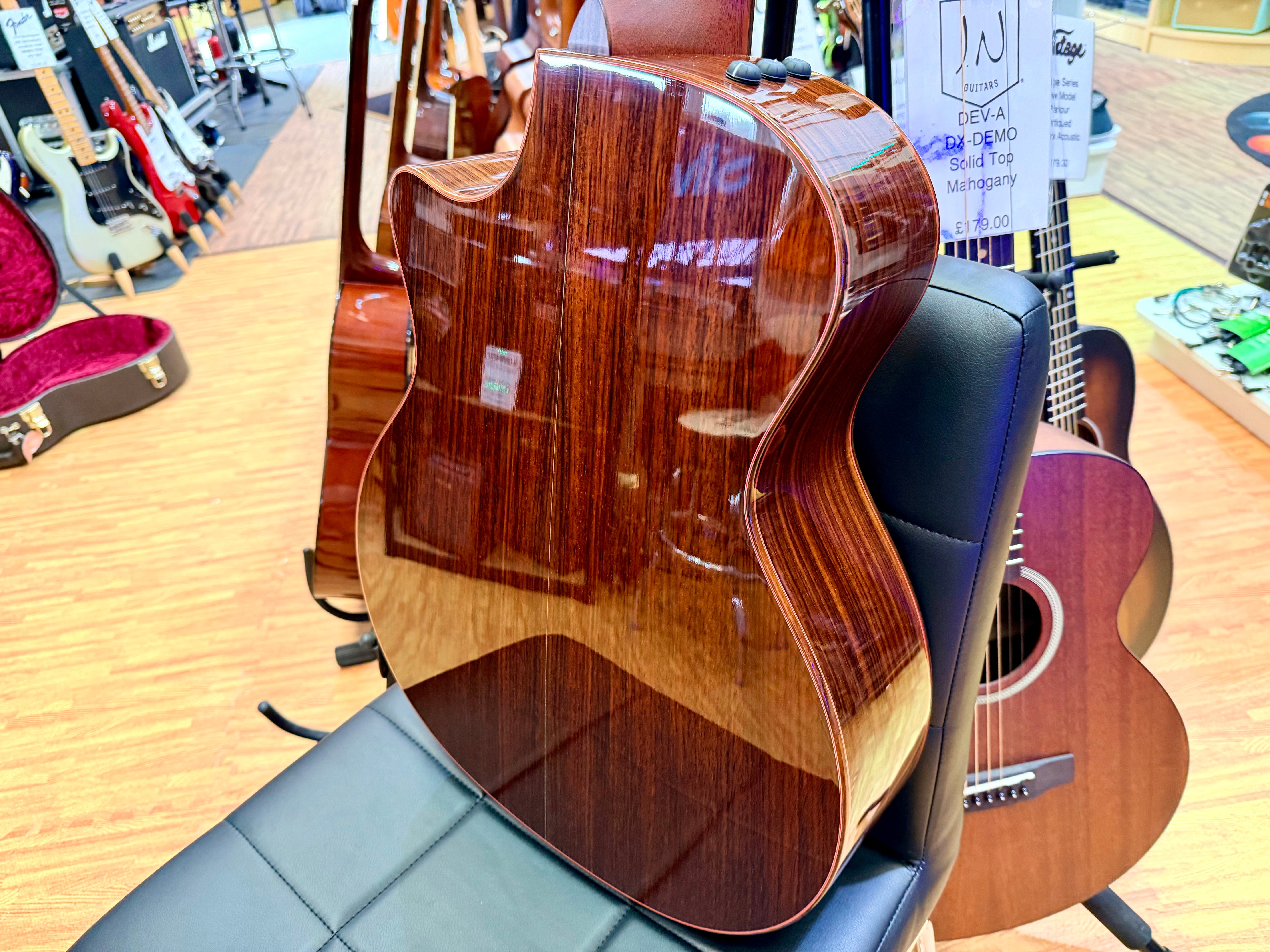 ✨BEAUTIFUL✨ 2011 Taylor 914ce Grand Auditorium~ Cindy Inlay~ Electro Acoustic!