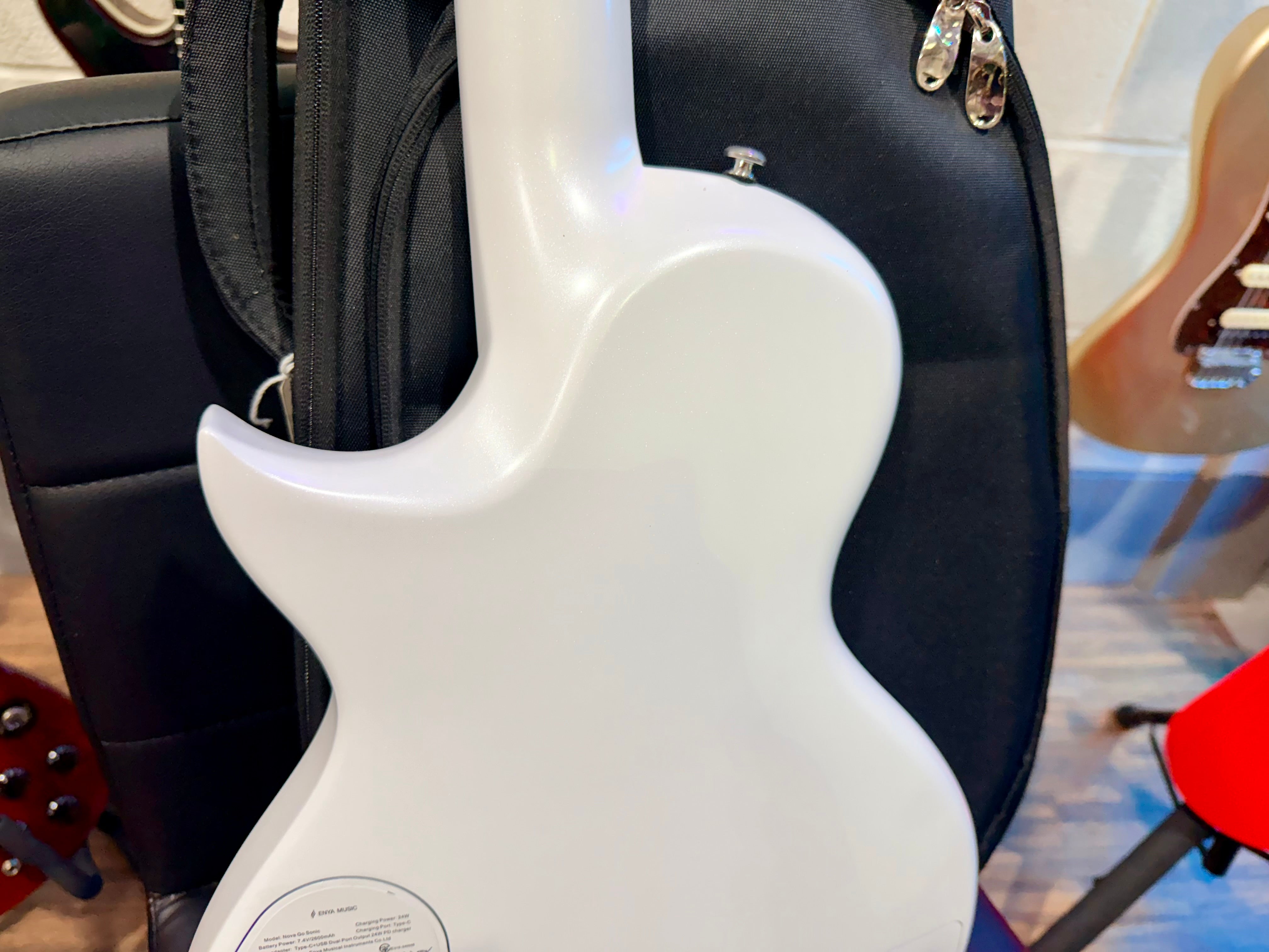 🔥 Enya Nova Go Sonic~ Pearl White~ Smart Electric Guitar~Speaker & FX + Bag 🔥
