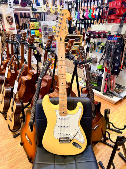 ✨2018✨ Fender Player Stratocaster~ Buttercream~ Maple Neck~ Made in Mexico!