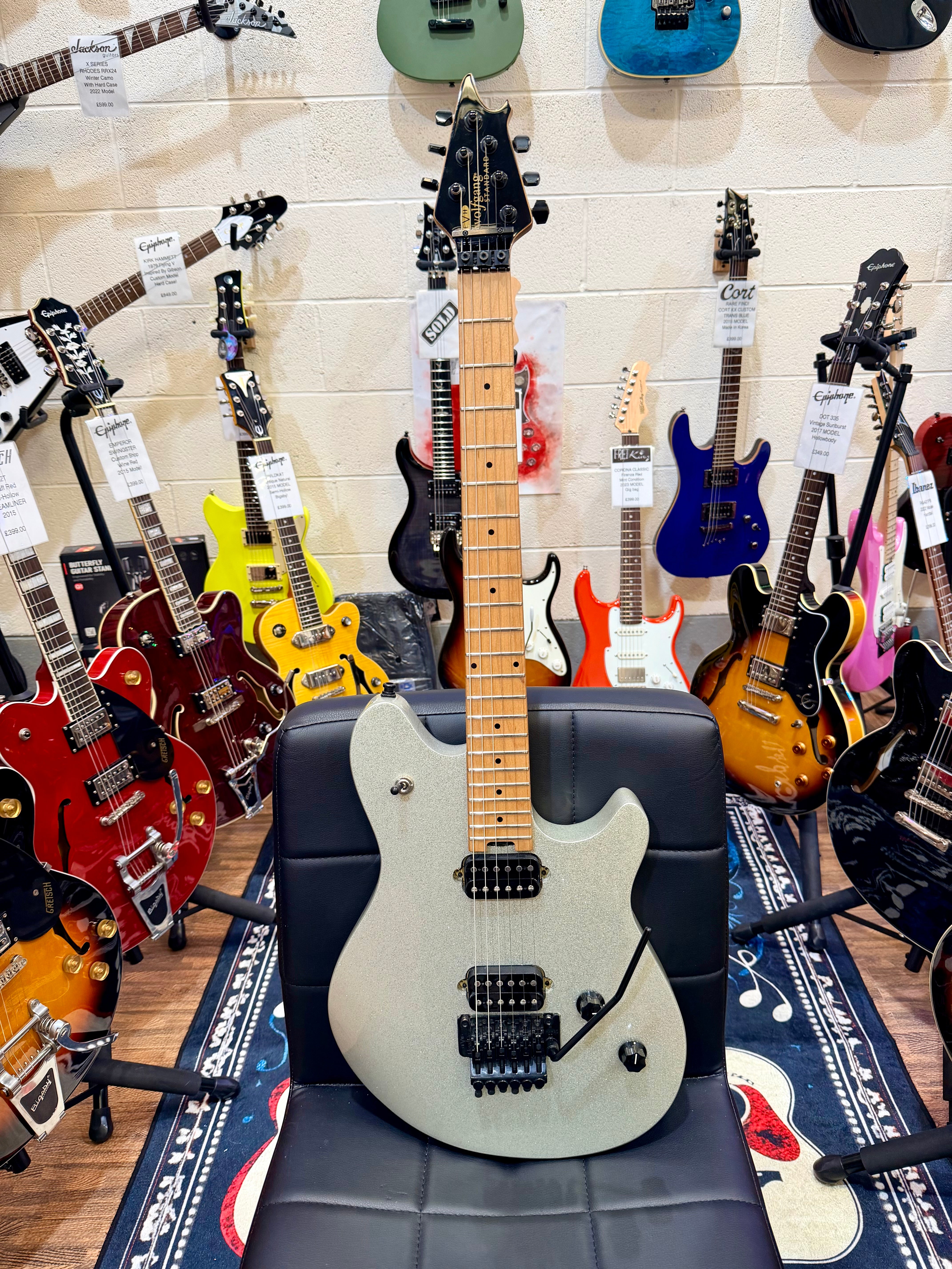 🔥2022🔥 EVH Wolfgang Standard Silver Sparkle~ Floyd Rose~ Roasted Maple~ MINT!