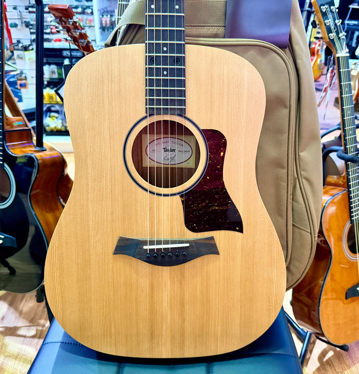 2026 Taylor Big Baby BBT Acoustic Guitar~ Natural~ Ex-Demo Mint + GigBag