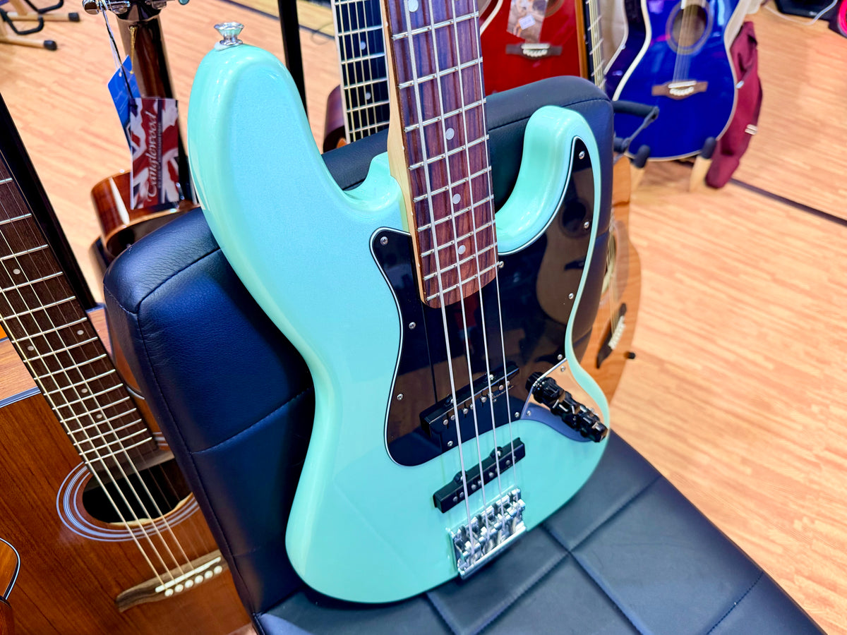 2020 Fender Deluxe Active Jazz Bass~ Surf Pearl~ Pau Ferro~ Noiseless Pickups