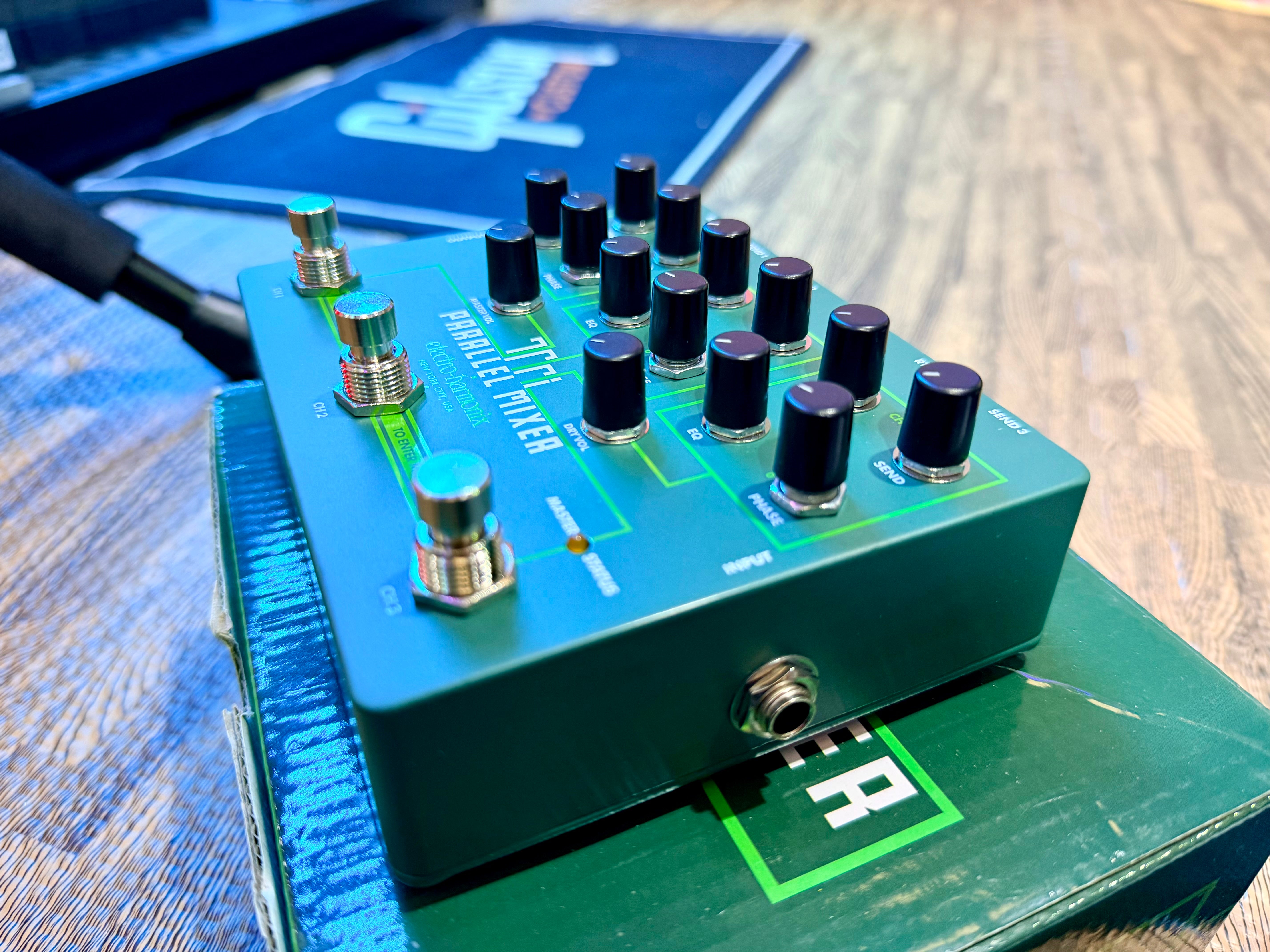 🎸 Electro-Harmonix Tri-Parallel Mixer~ Analogue Effects Loop Mixer/Switcher 🎸