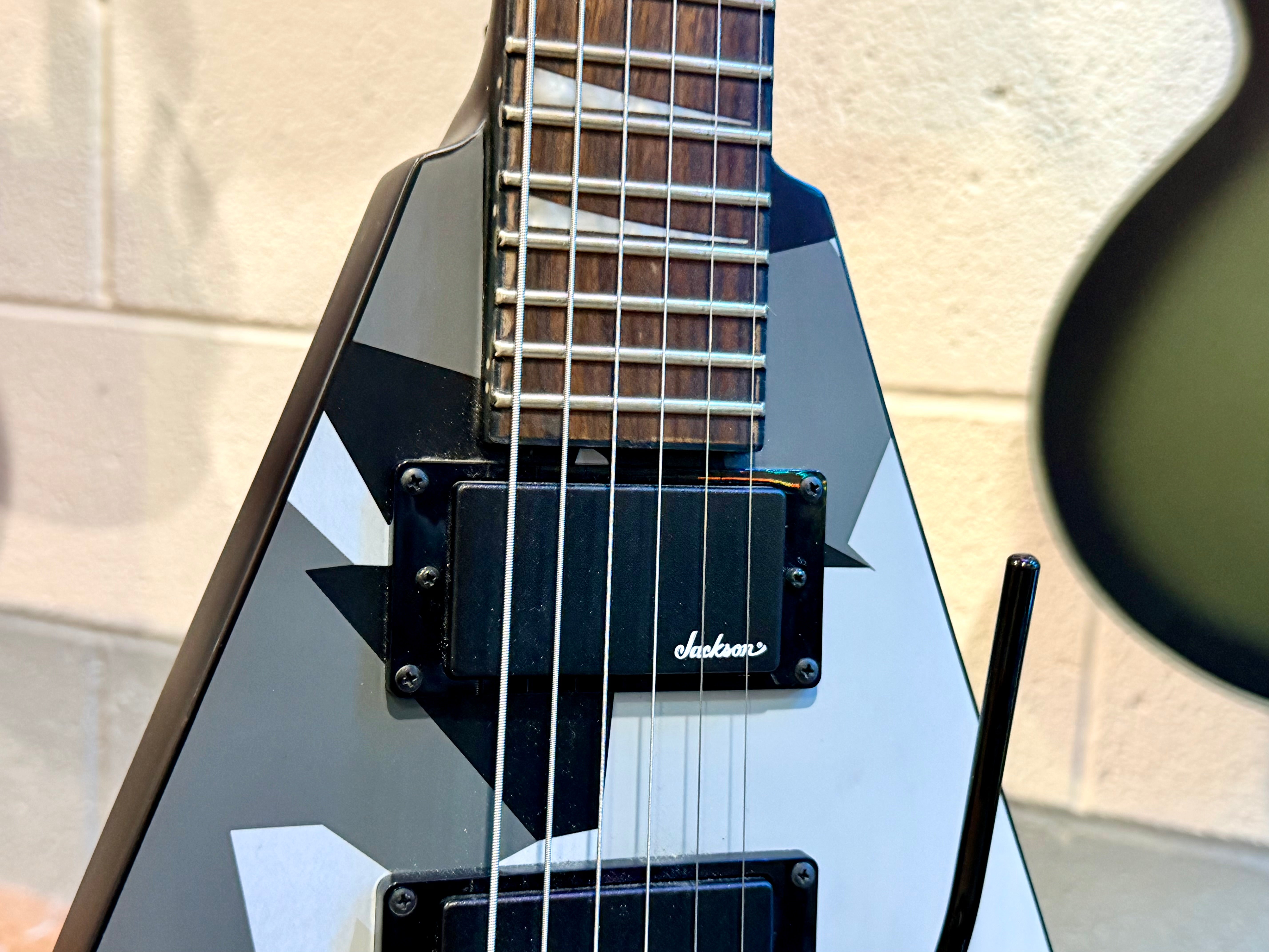 🔥2022🔥 Jackson Rhoads X Series RRX24 Winter Camo~ Hard Case~ Electric Guitar!