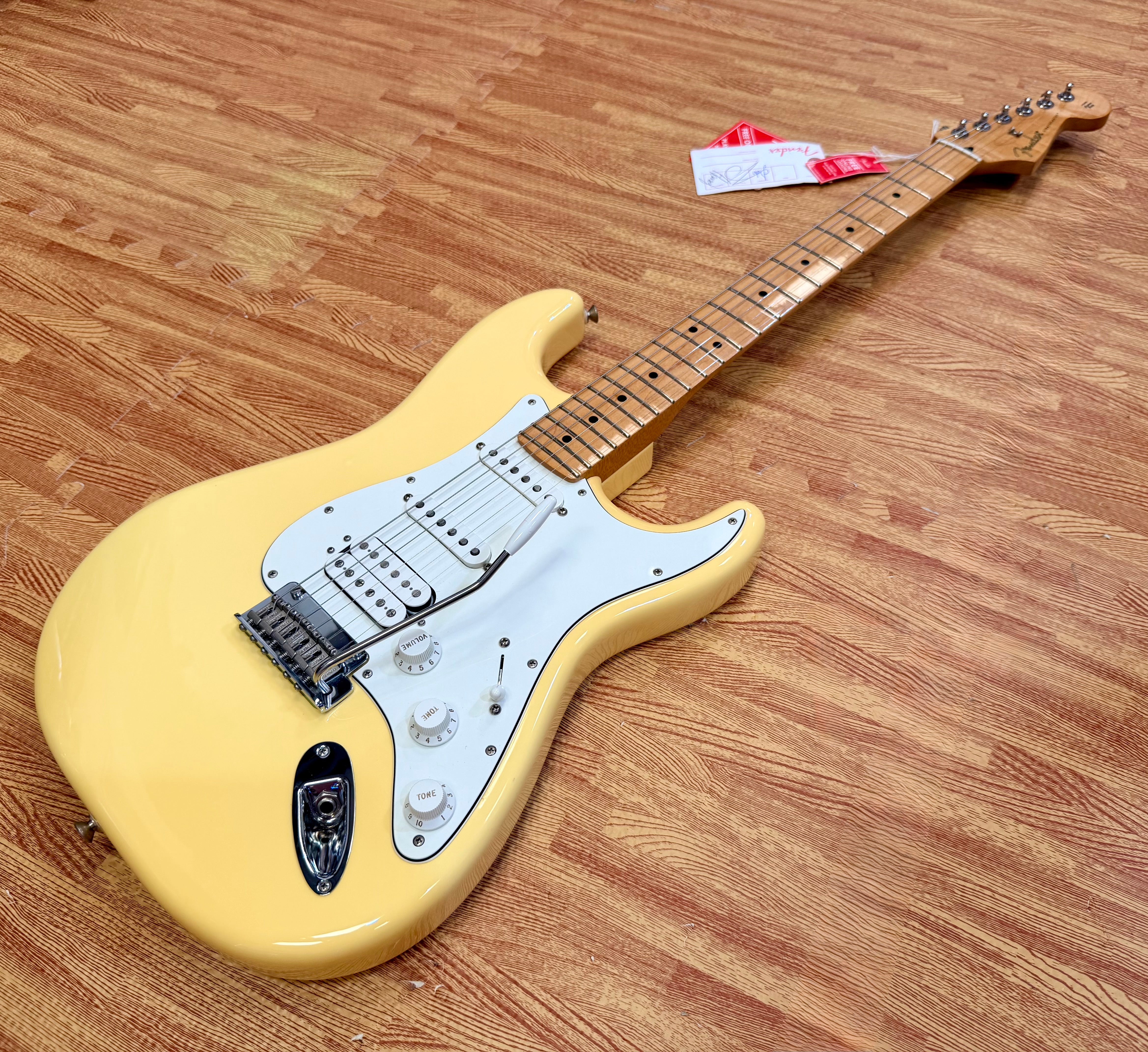 ✨MINT 2018✨ Fender Player Stratocaster HSS~ Buttercream Maple Neck + Gig Bag!
