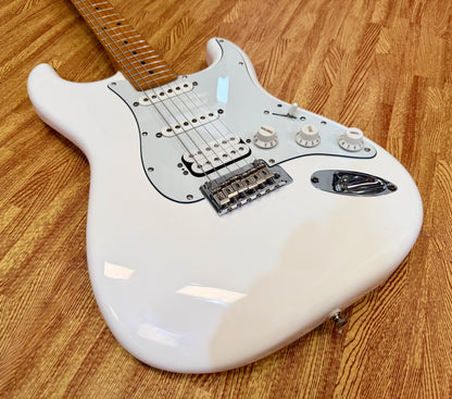 ✨2021✨ Fender Player Stratocaster HSS~ Polar White~ Maple Neck~ Mexican Strat!