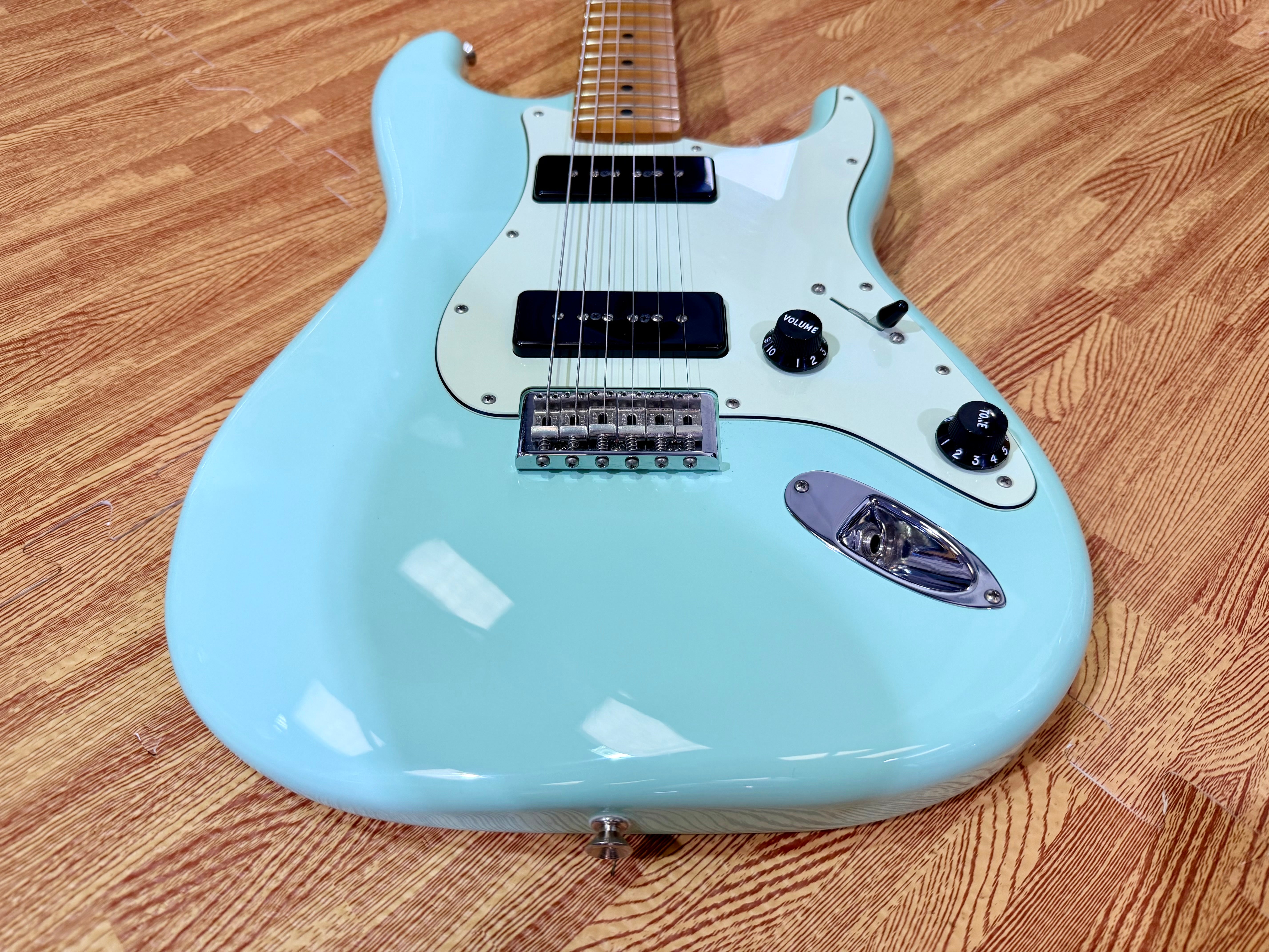 ✨2021✨ Fender Noventa Stratocaster MN~ Surf Green~ Hardtail Mexican~ P90’s!