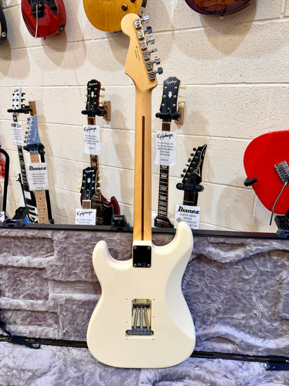 🌟2014🌟 Fender Standard Stratocaster~ Mexican Strat~ Arctic White~ Hard Case!