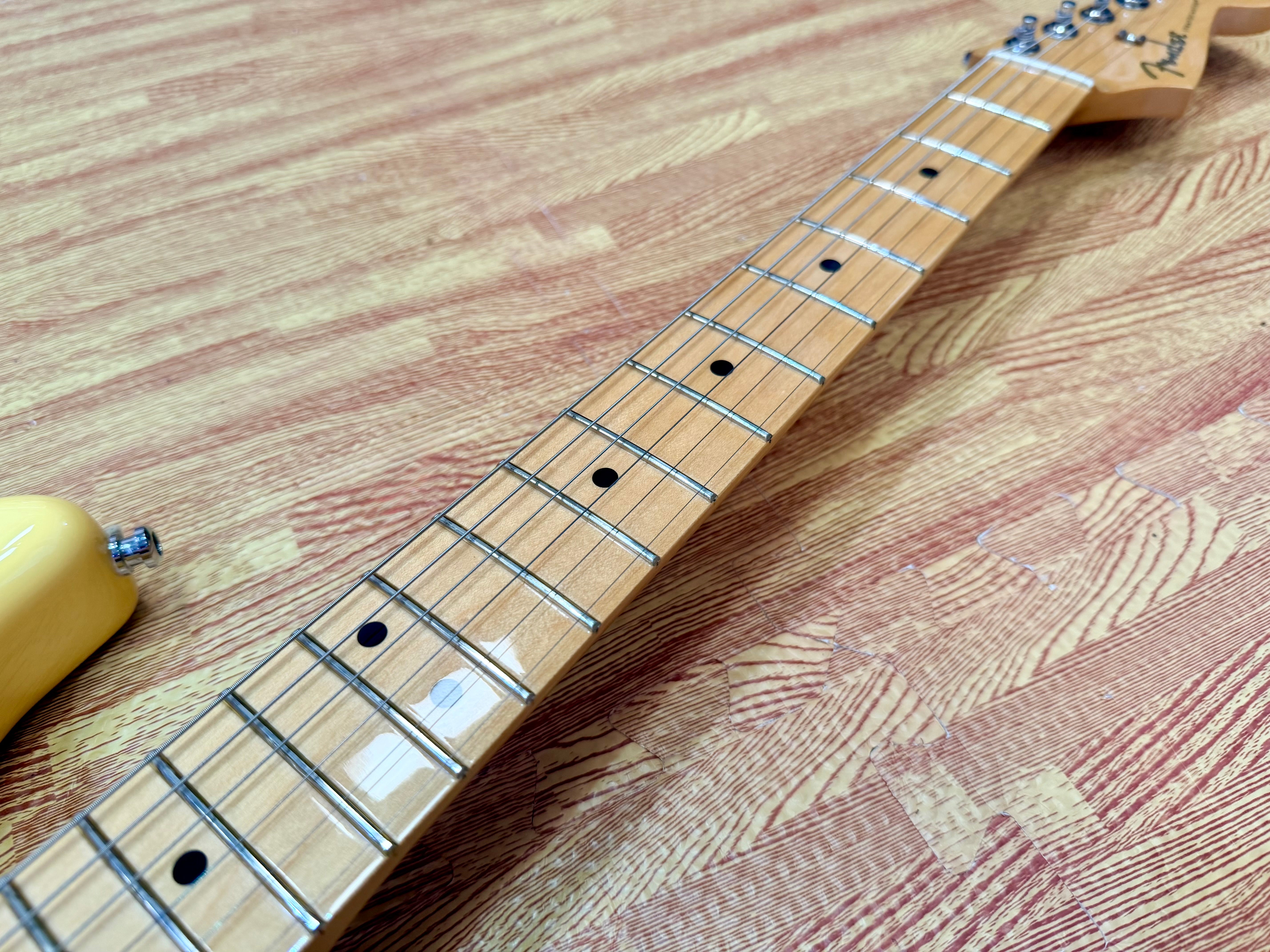 ✨2018✨ Fender Player Stratocaster~ Buttercream~ Maple Neck~ Made in Mexico!