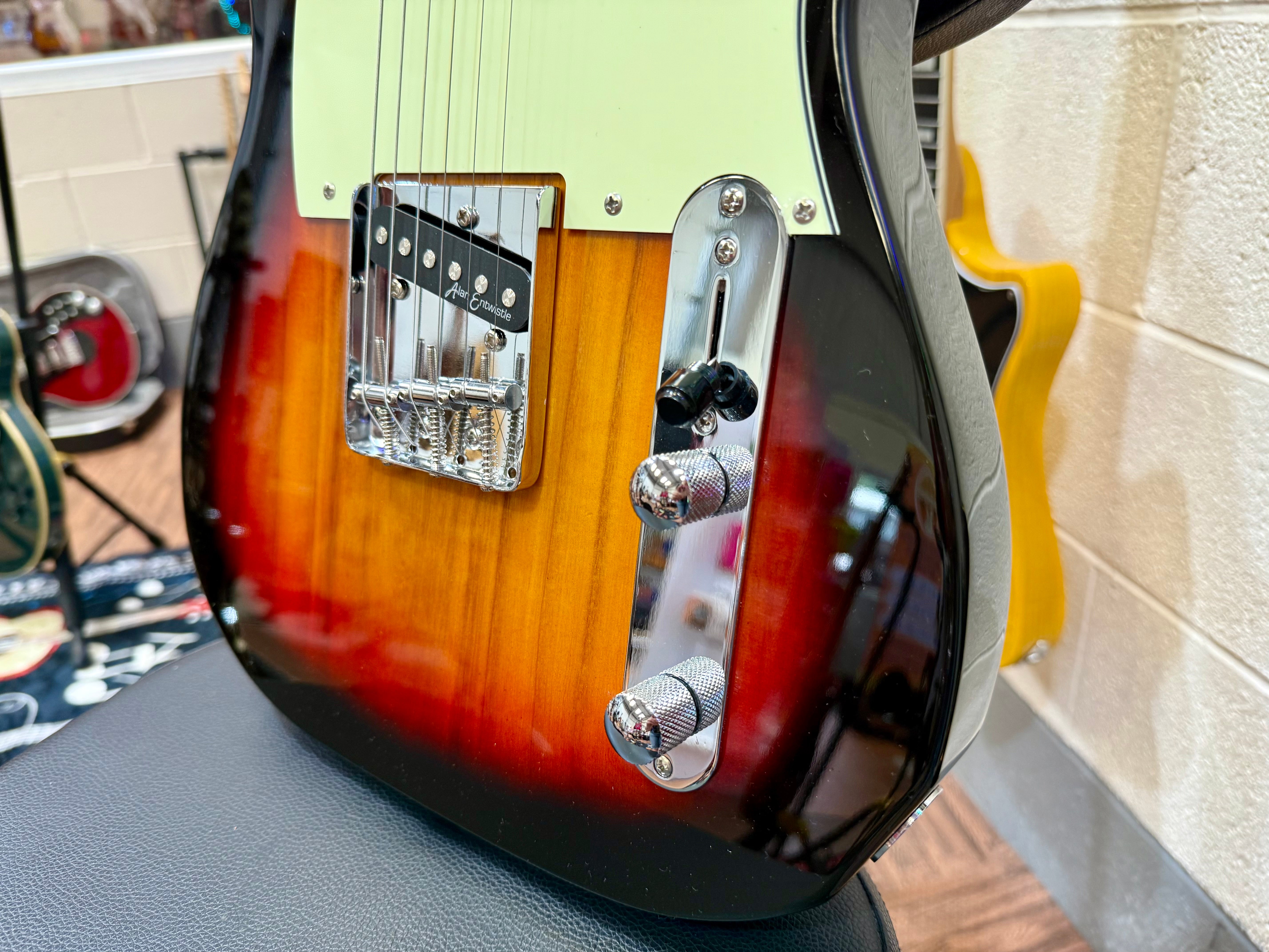 🌟BRAND NEW🌟 Vintage V20 Coaster Series Telecaster Guitar~ 3 Tone Sunburst!