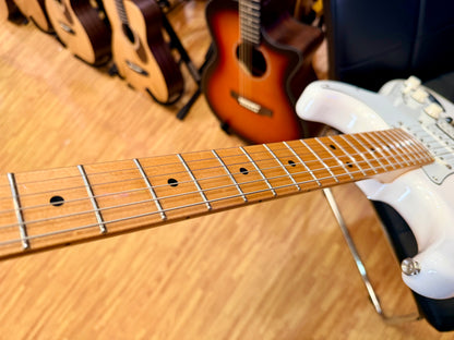 ✨2021✨ Fender Player Stratocaster HSS~ Polar White~ Maple Neck~ Mexican Strat!