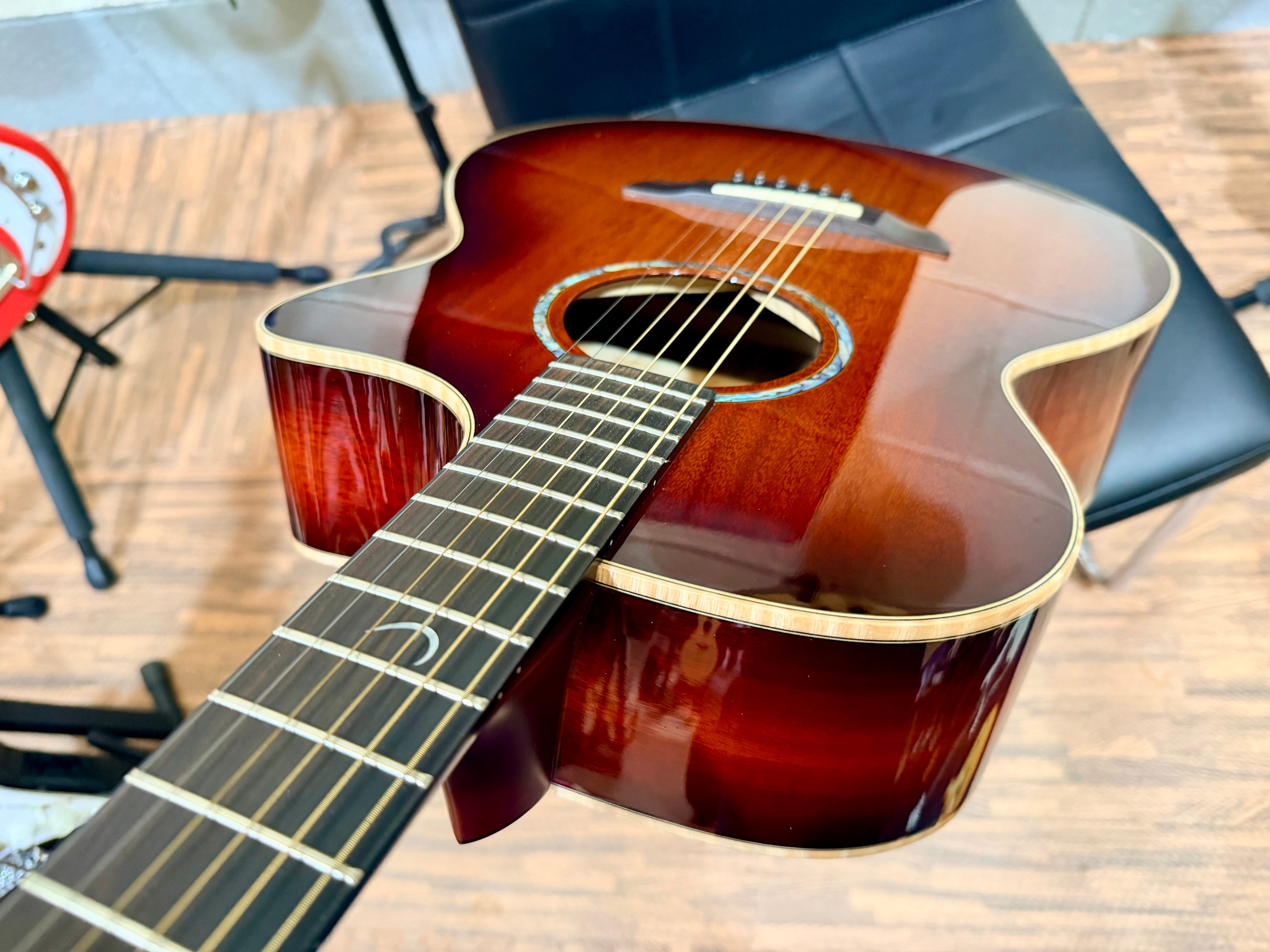 🌟MINT🌟 Faith FVBMB Venus Trembesi Blood Moon Burst~ Electro Acoustic~ Hard Case!