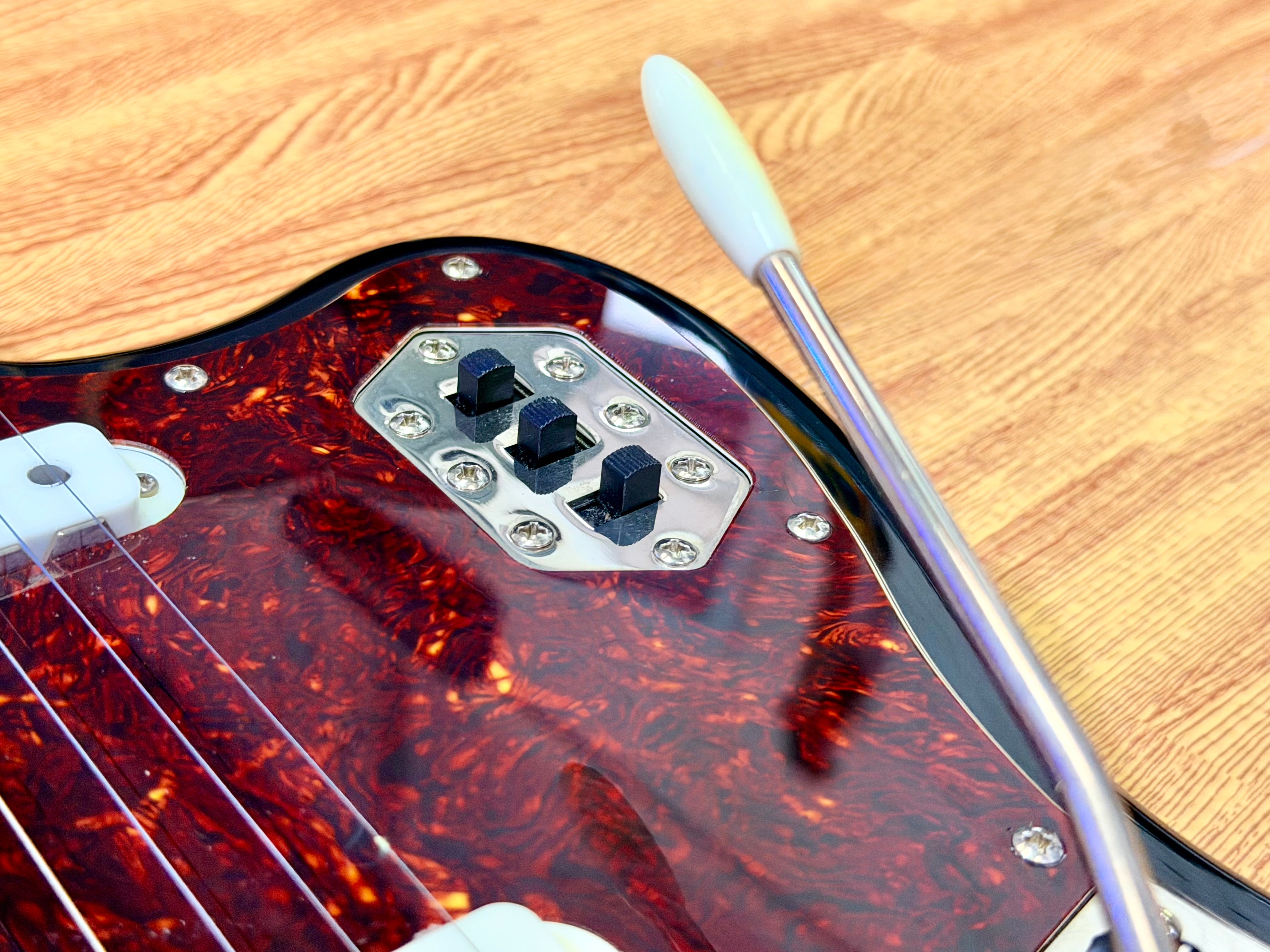✨2019✨ Fender Squier Classic Vibe '70s Jaguar~ 3-Tone Sunburst~ Electric Guitar