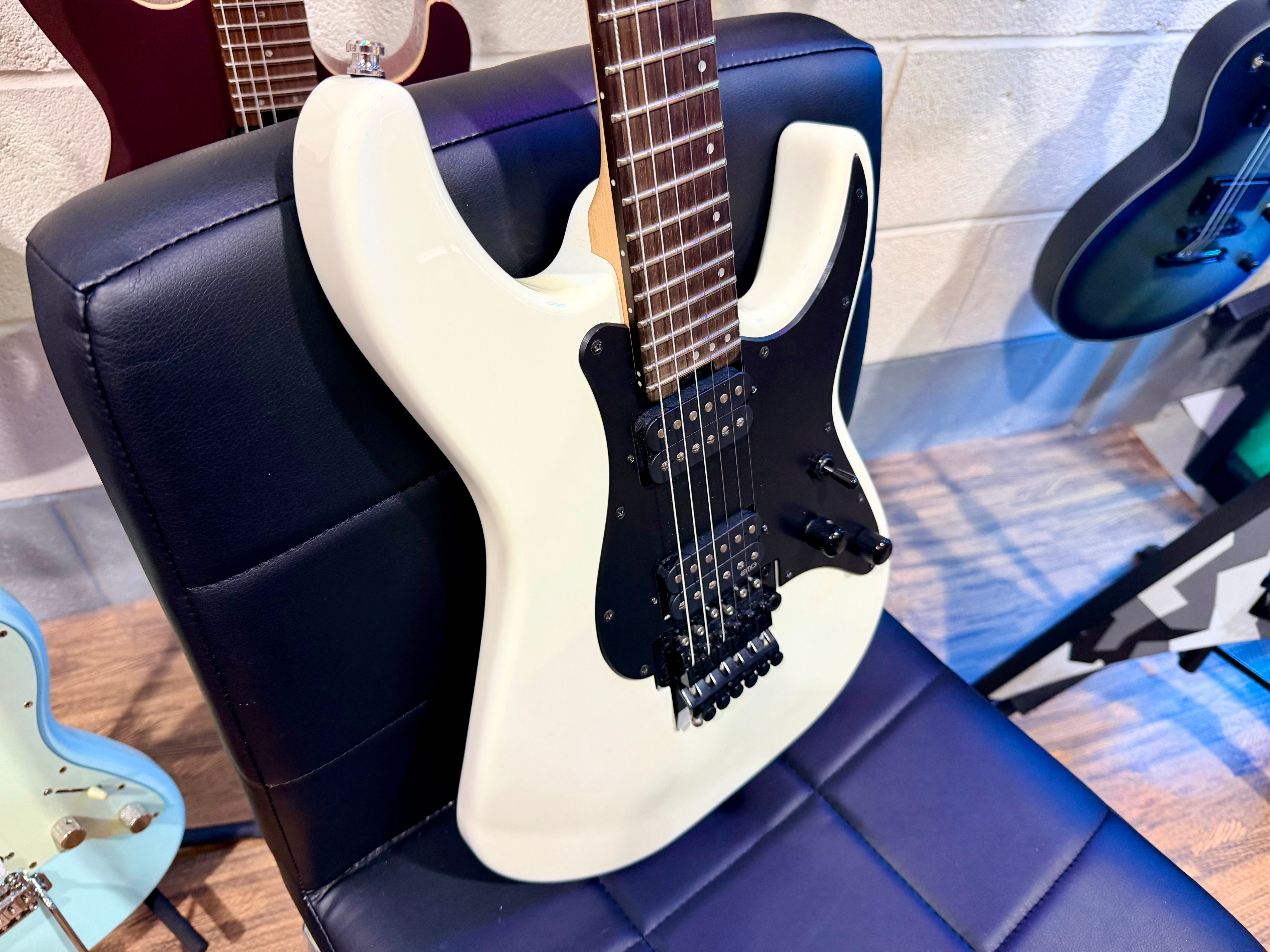 🔥2017🔥 Schecter Sun Valley Super Shredder FR~ Gloss White~ Floyd Rose!