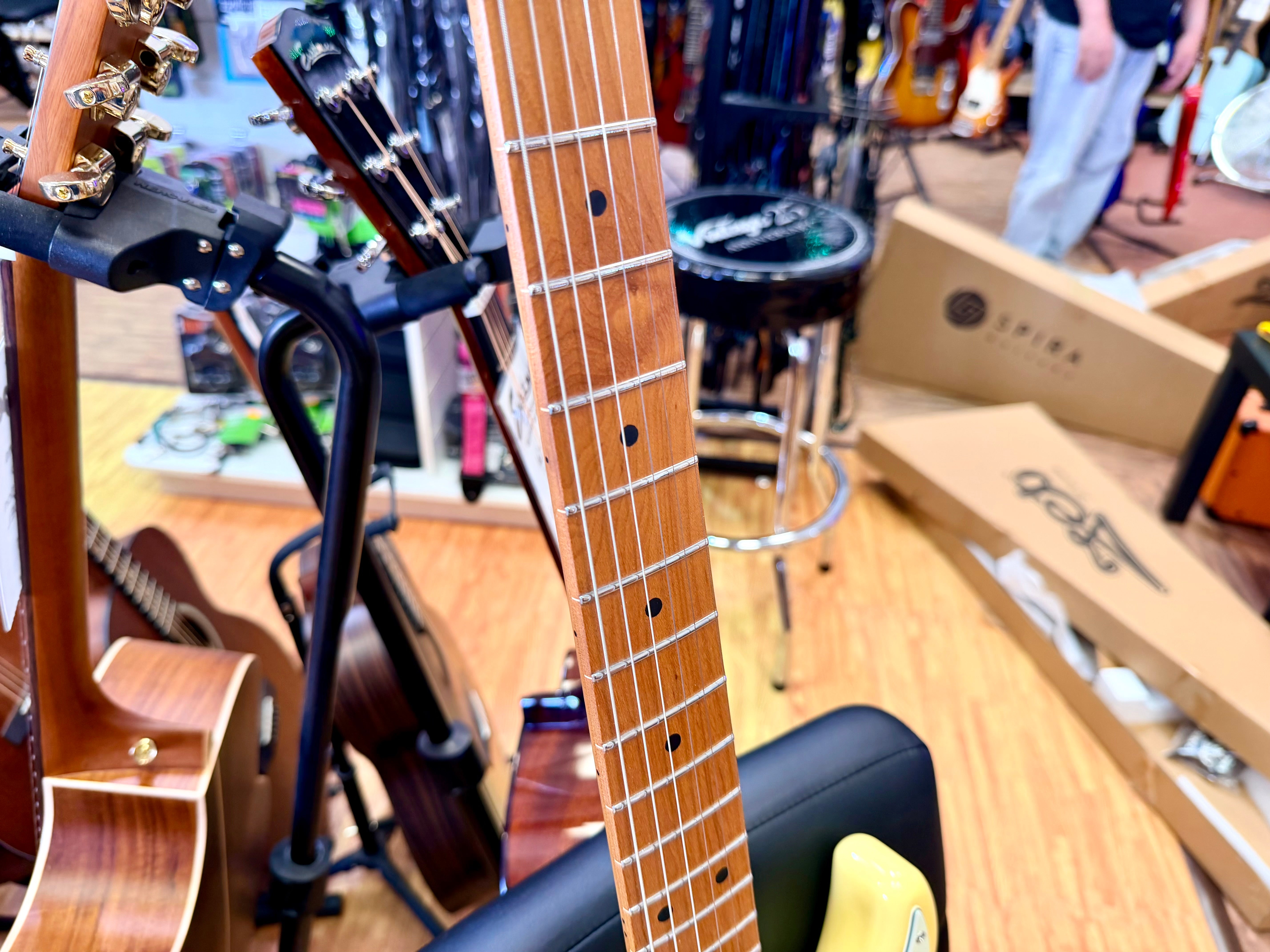⚡️NEW⚡️ JET JS-400 HSS Electric Guitar~ Vintage Yellow~ Strat~ 2026 Butterscotch