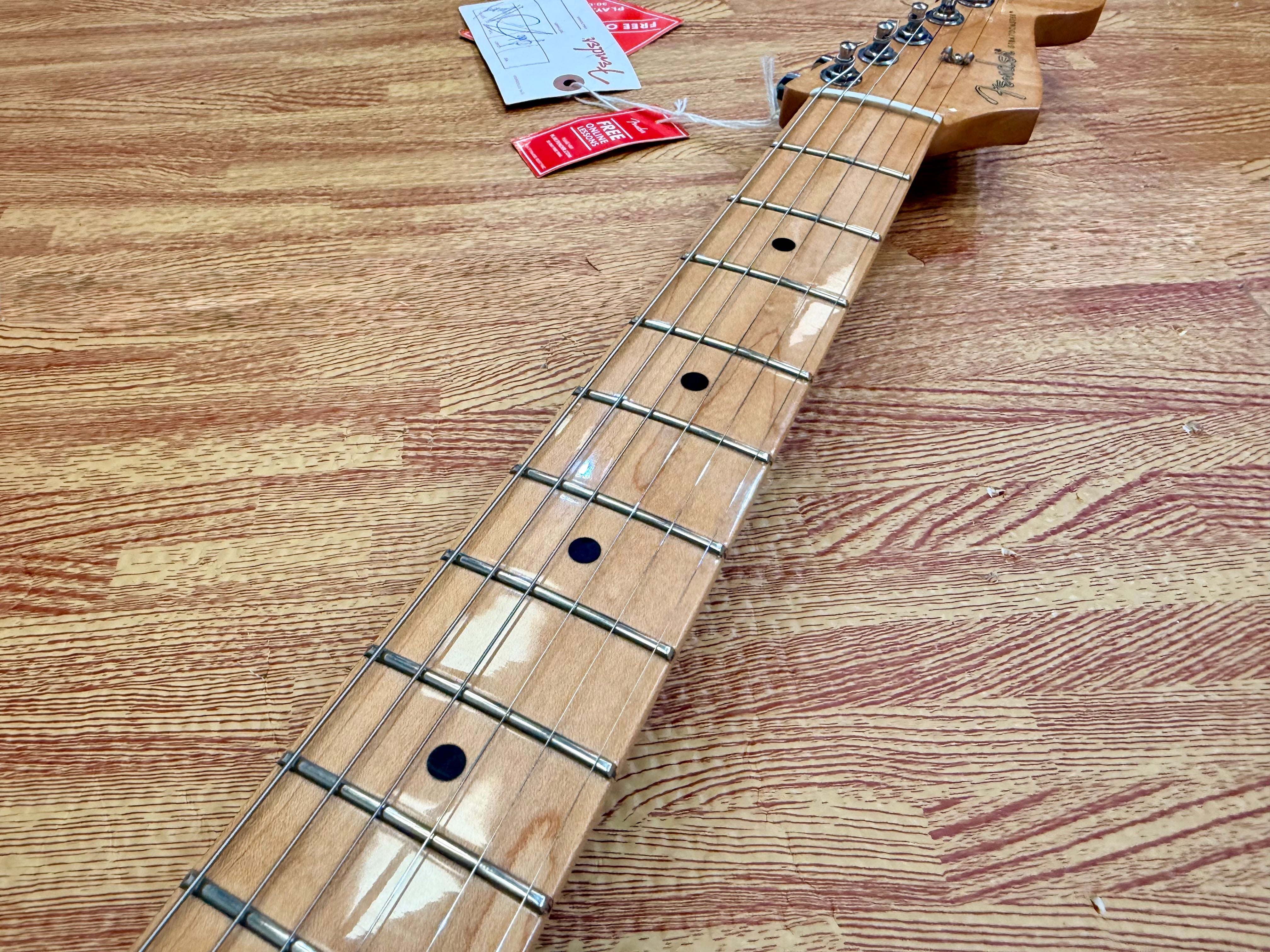 ✨MINT 2018✨ Fender Player Stratocaster HSS~ Buttercream Maple Neck + Gig Bag!