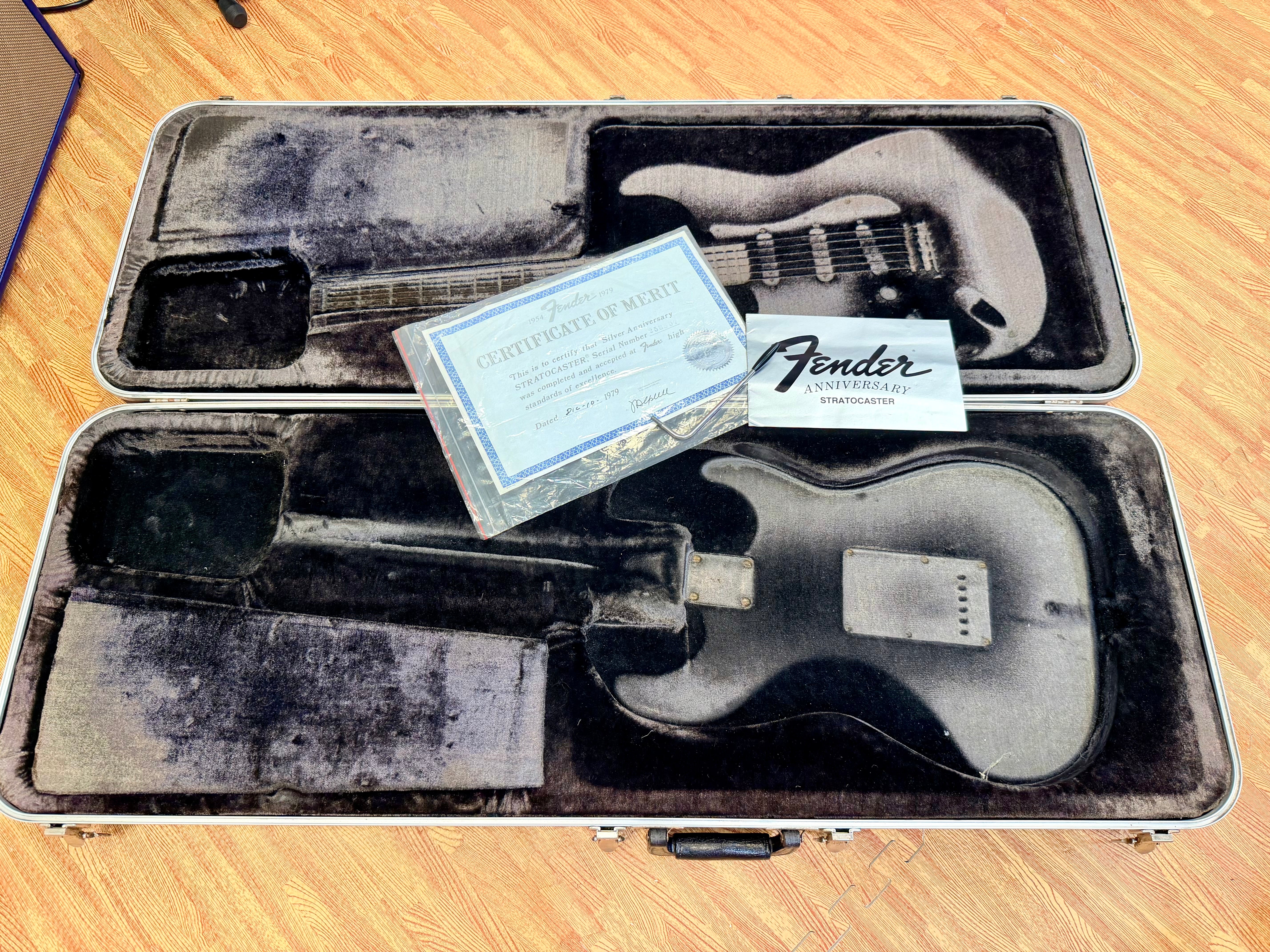 ✨1979✨ Fender 25th Anniversary American Stratocaster~ Porsche Silver + Case/COA