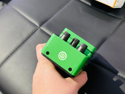 🎸 Behringer TO800 Vintage Tube Overdrive Guitar Effects Pedal~ BOXED 🎸