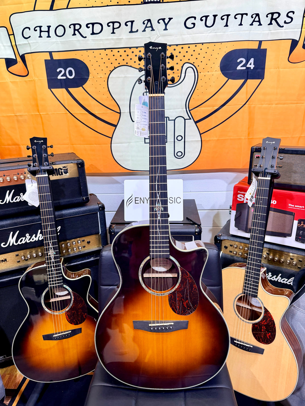 Enya EGA-Q1 PRO Acoustic Guitar Sunburst~ Solid Top~ Exotic Inlay~ Rosewood
