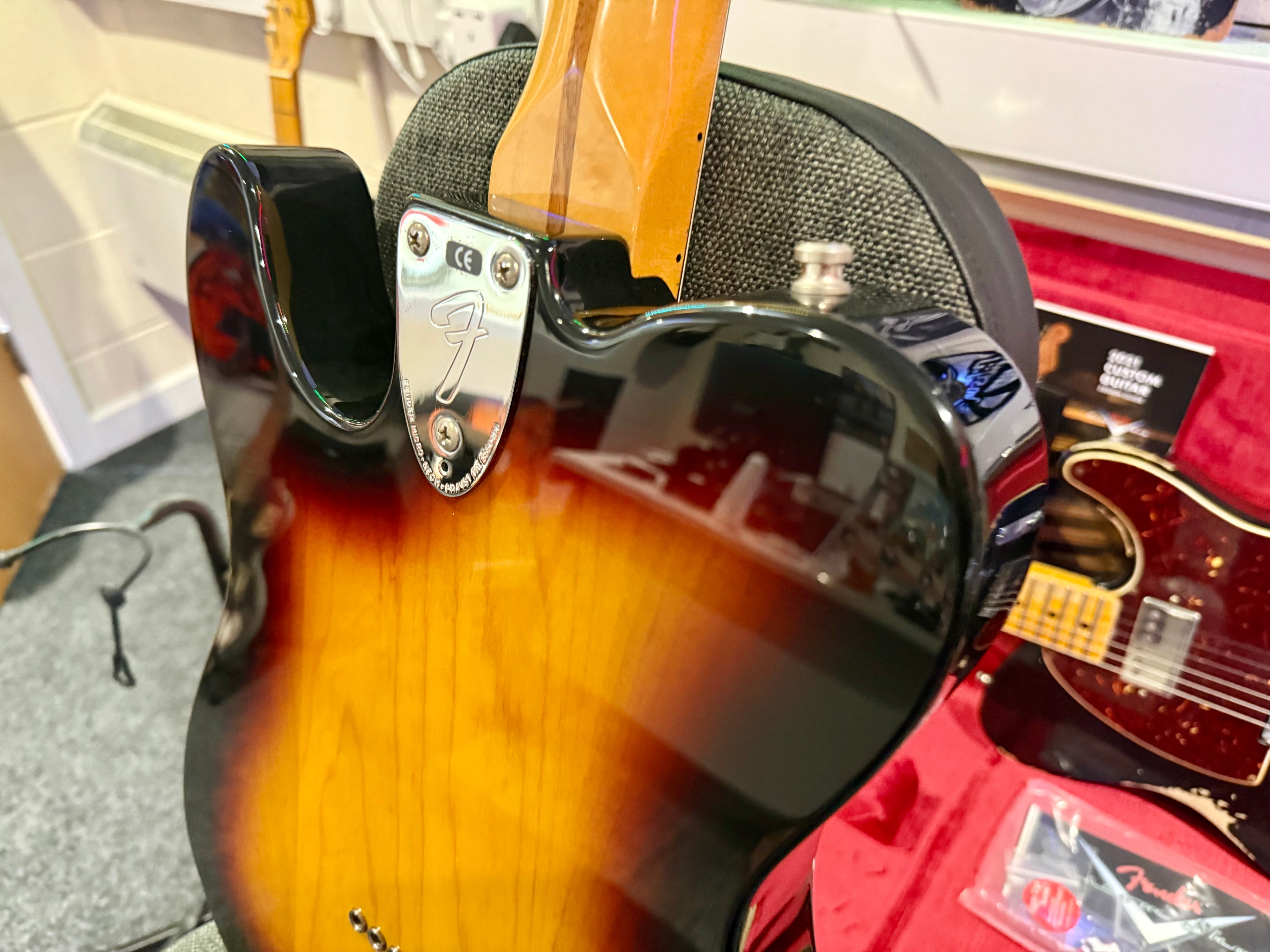 🌟1999🌟 Fender Classic Series '72 Telecaster Thinline~ 3 Color Sunburst~ Lovely