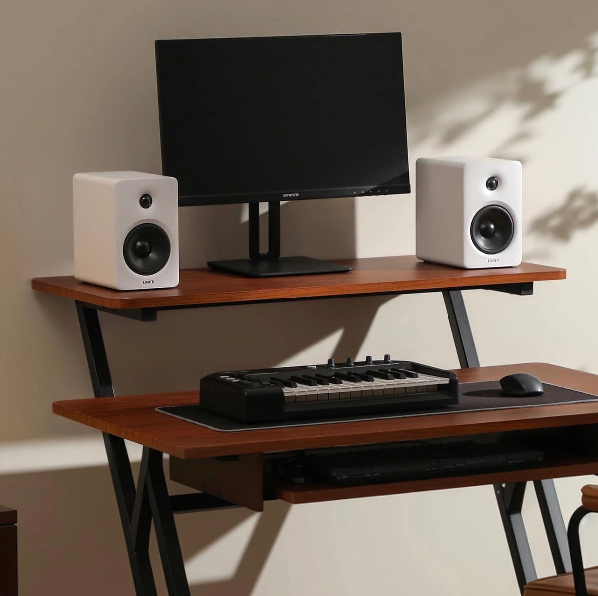 Edifier M90 HiRes White Active 100 RMS Multimedia Speakers/Monitors with Sub Out