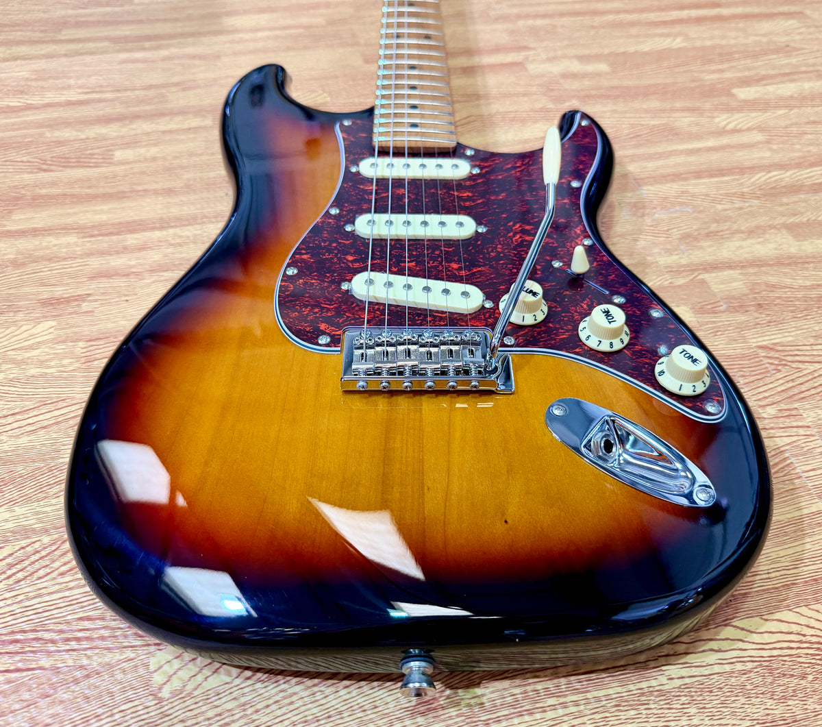 Jet JS-300 Electric Guitar~ Sunburst~ Roasted Maple~ Strat~ 2026!