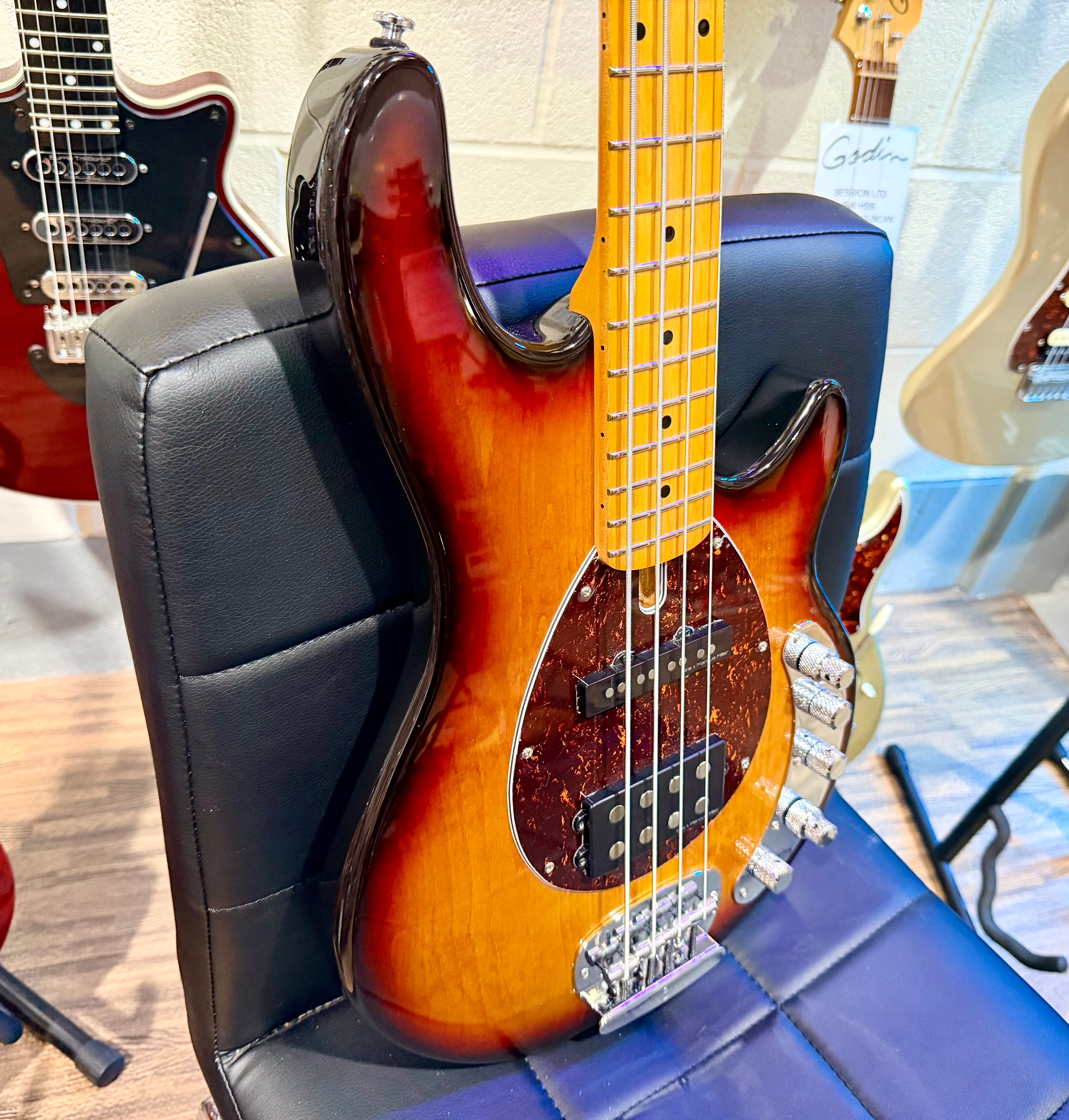 🌟MINT 2024🌟 Sire Marcus Miller Z7 Electric Bass Guitar~ 3 Tone Sunburst!