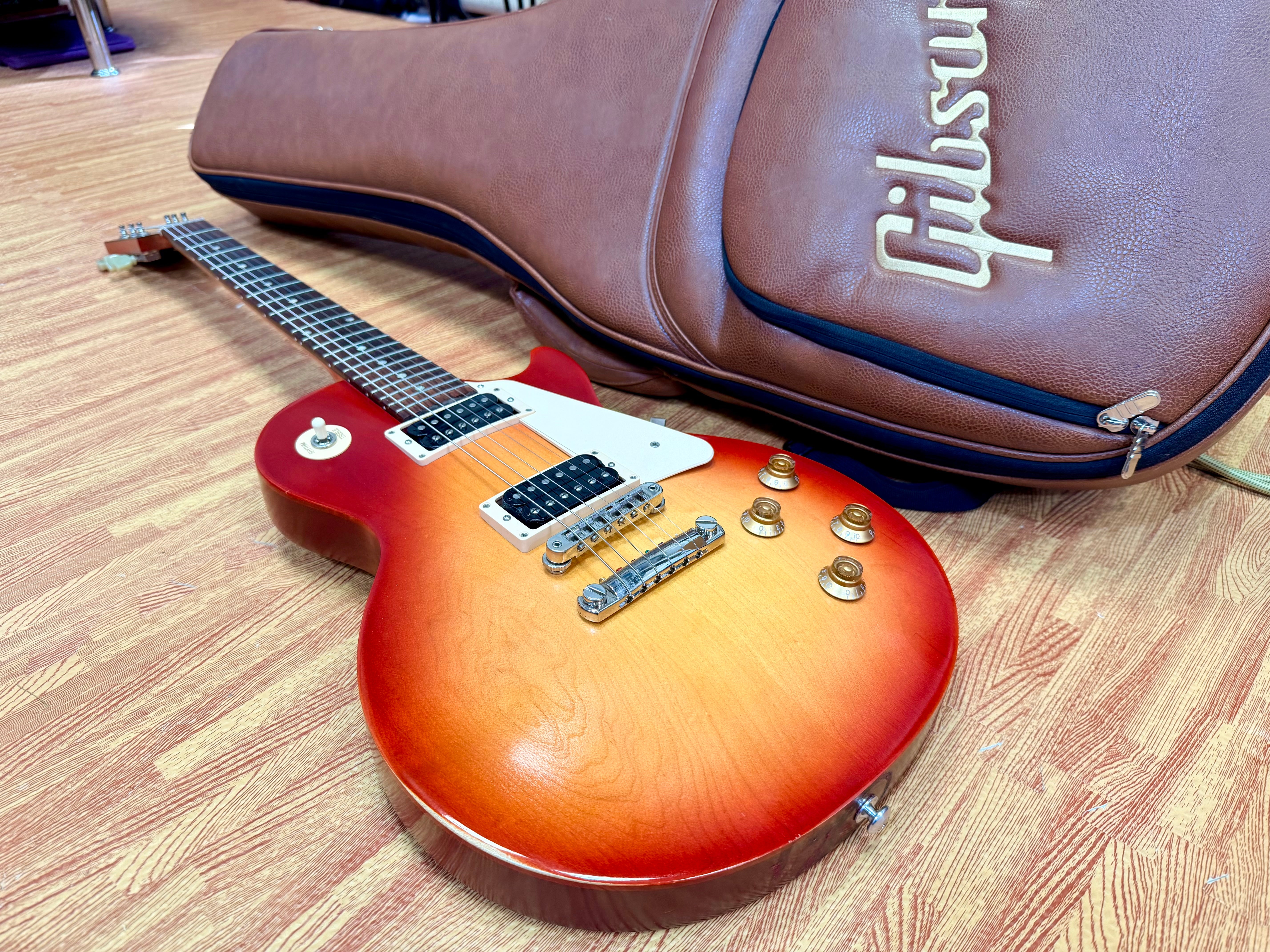 ✨ 2019 USA ✨ Gibson Les Paul Tribute Satin Cherry Sunburst + Deluxe Gig Bag!