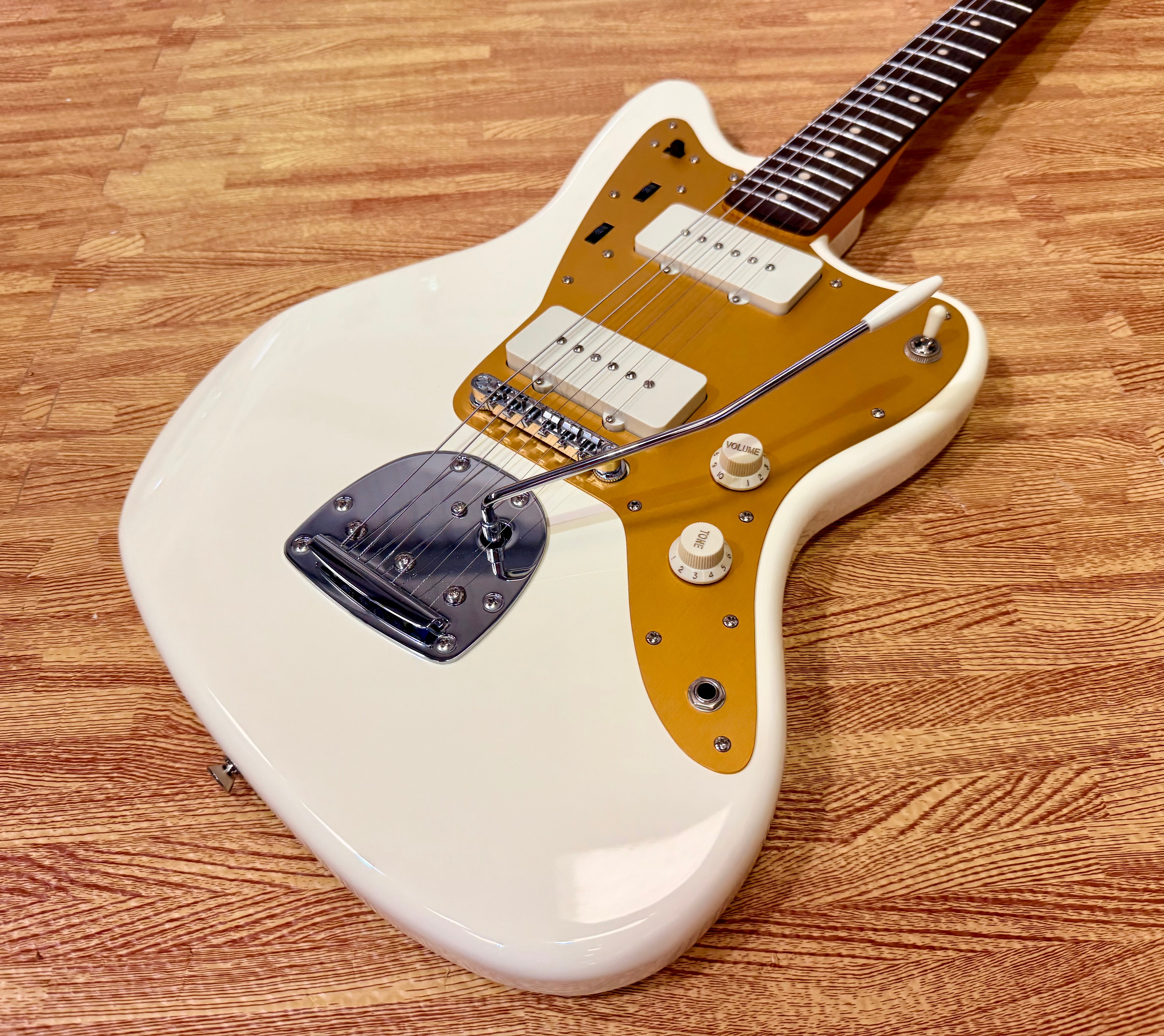 ✨2024✨ Fender Squier J Mascis Jazzmaster Vintage White & Gold~ MINT Condition!