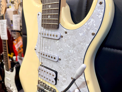 🎸 Aria Pro II 714 Strat Shape Electric Guitar~ Vintage White~ HSS Pickups 🎸