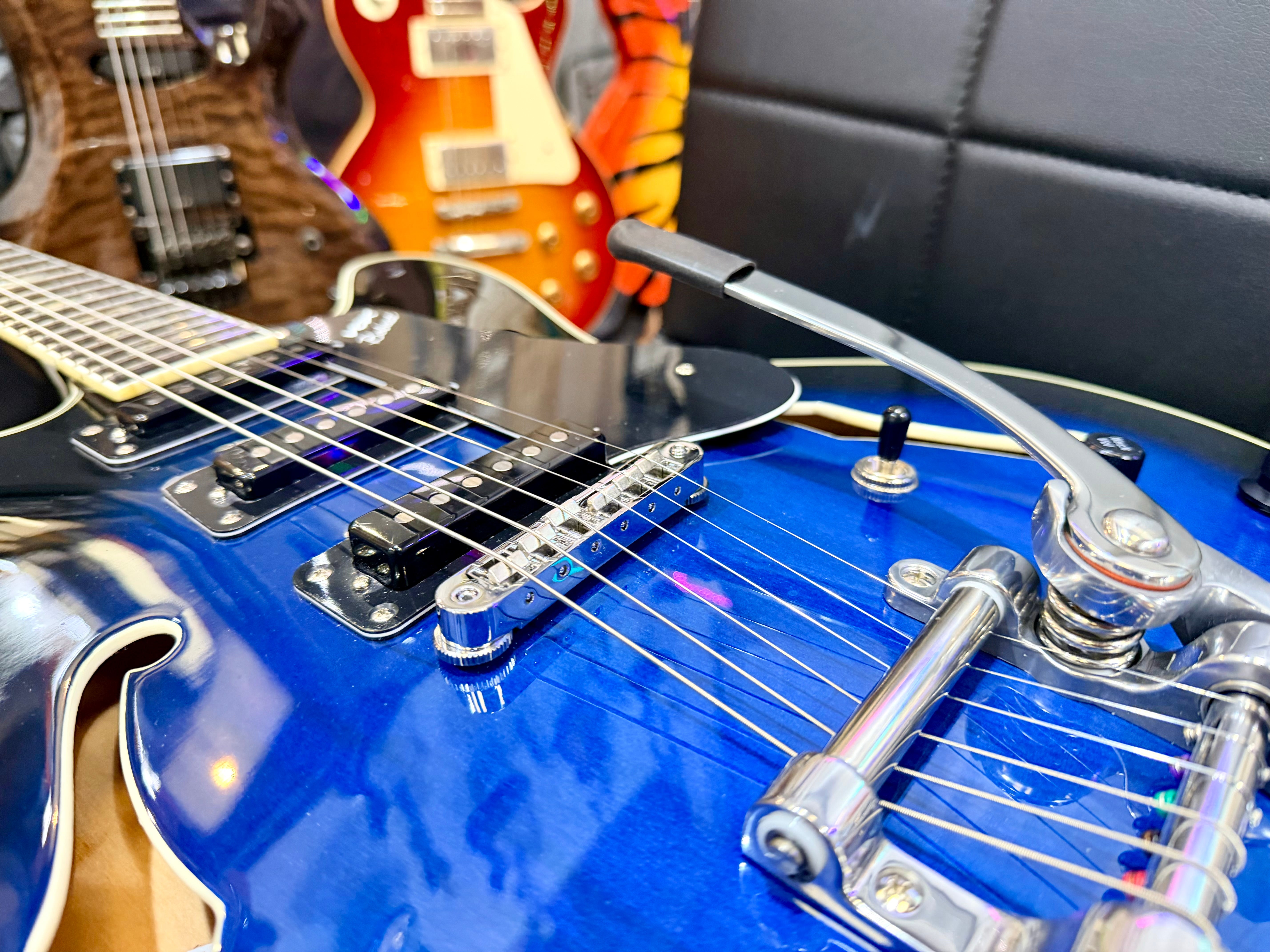 🔥MINT🔥 Vox Bobcat S66 Semi-Hollow ‘335’ Bigsby~ Blue Burst~ 2022 Korea 3 Pickup!