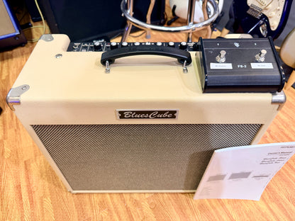 Roland Blues Cube Stage 60 Guitar Amplifier~ Tube Logic Valve 60w Combo Amp 🎸