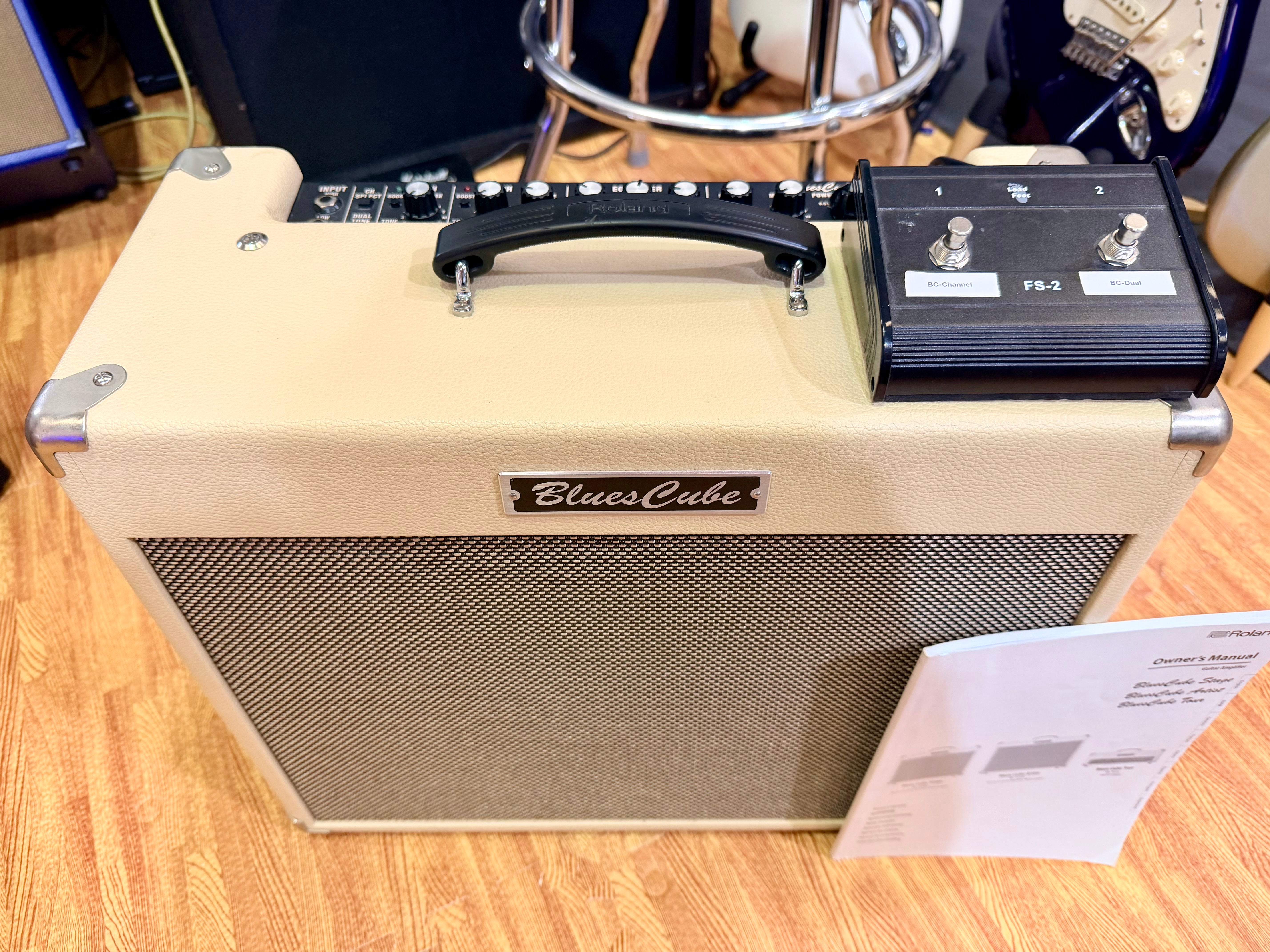 Roland Blues Cube Stage 60 Guitar Amplifier~ Tube Logic Valve 60w Combo Amp 🎸