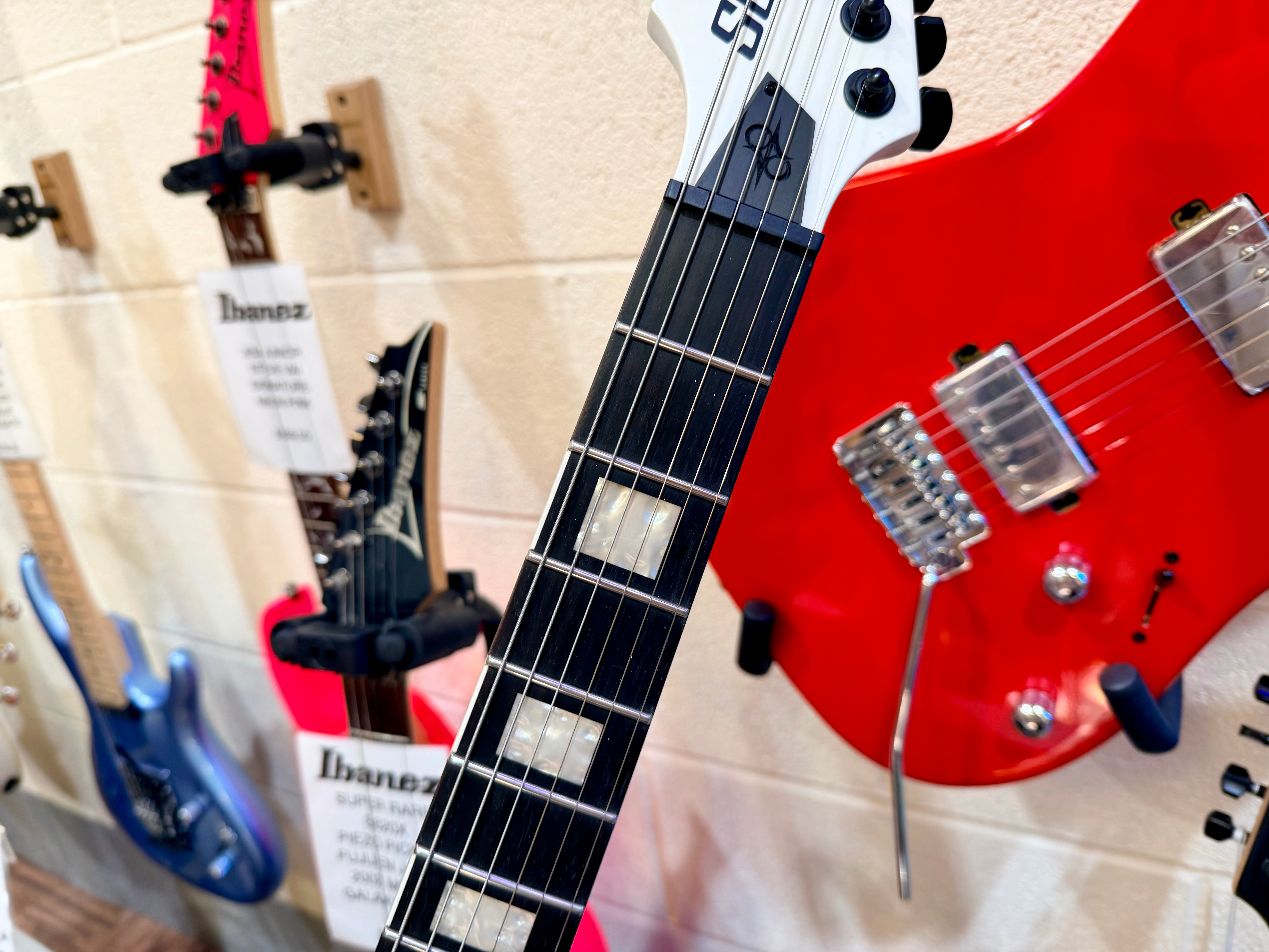 🔥2022🔥 Solar E1.6KW Kirk Windstein Signature~ Explorer Matte White~EMG~Gig Bag