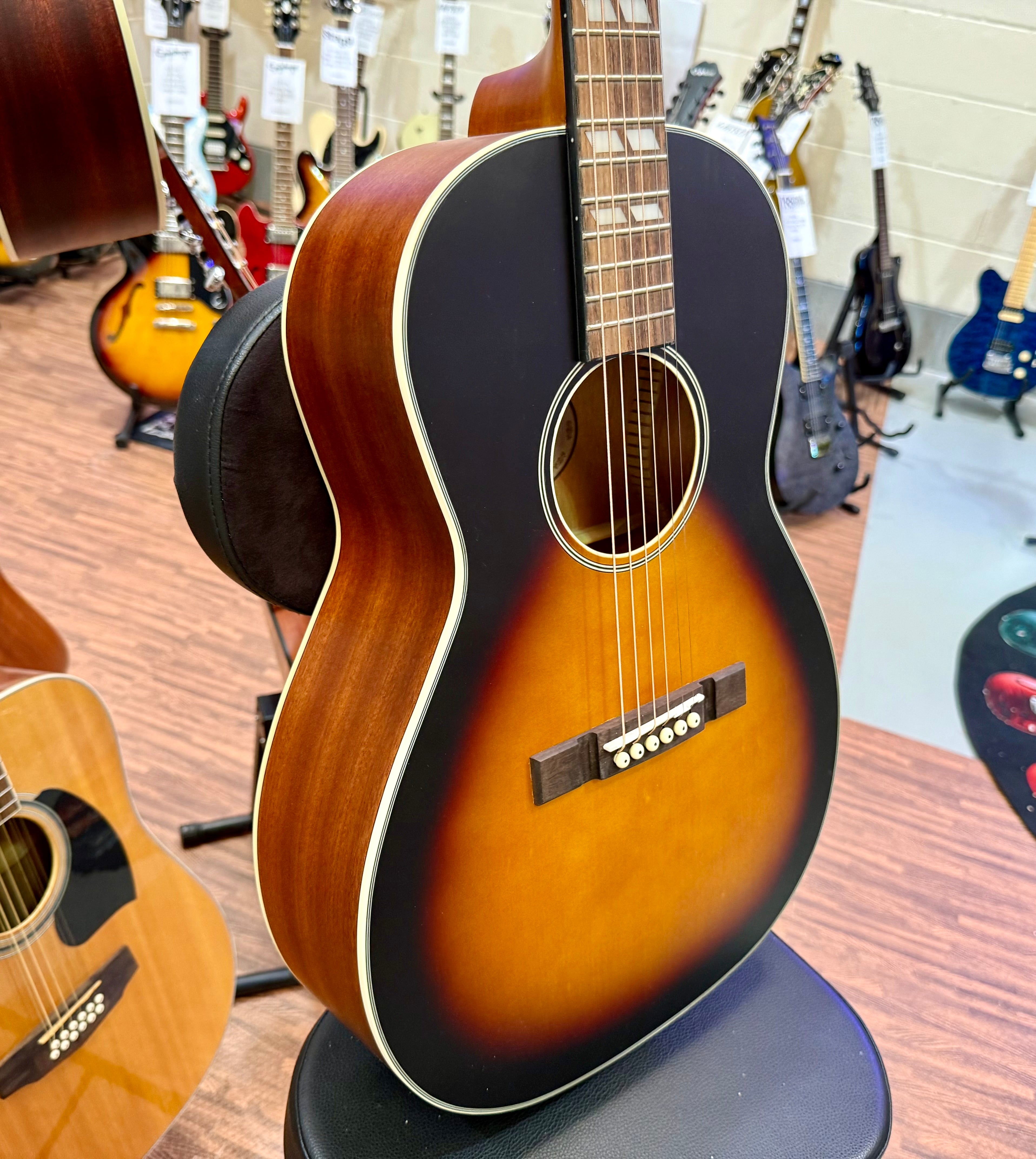 🌟NEW 2025🌟Vintage Historic Series 'Parlour' Acoustic~ Vintage Sunburst~V180VSB