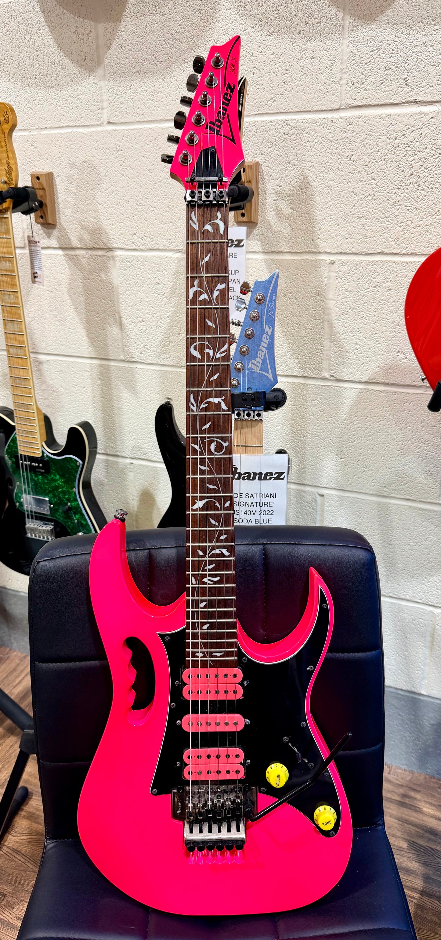 🔥2017🔥 Ibanez Steve Vai Jem Jr~ Neon Pink Junior~ Floyd Rose~ Wizard Neck!