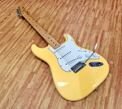 ✨2018✨ Fender Player Stratocaster~ Buttercream~ Maple Neck~ Made in Mexico!